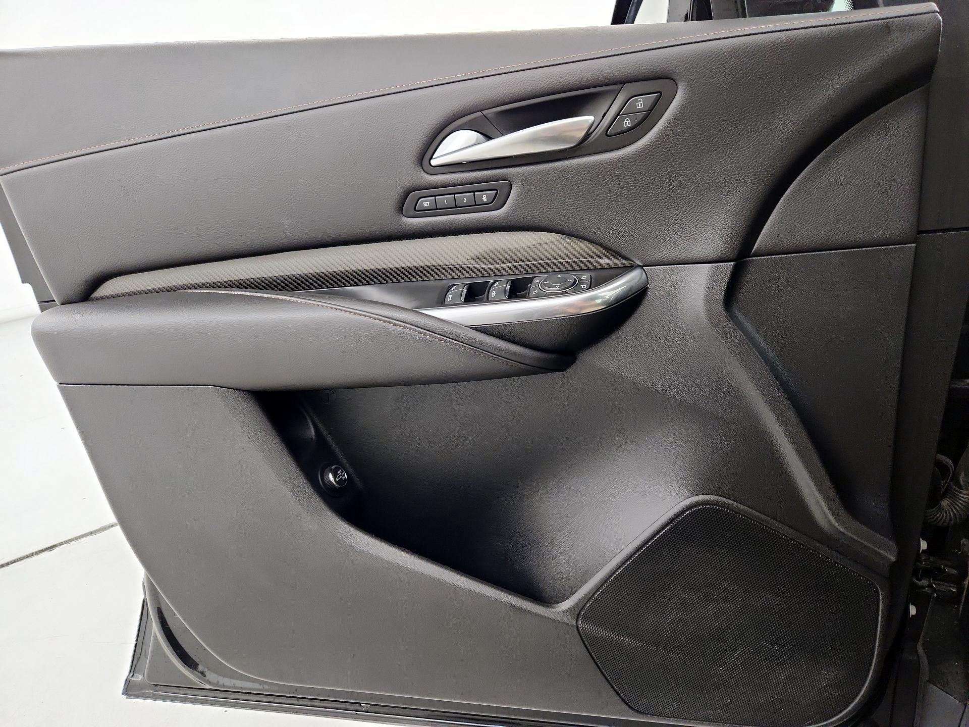 Thumbnail: 2020 Cadillac XT4 - 12