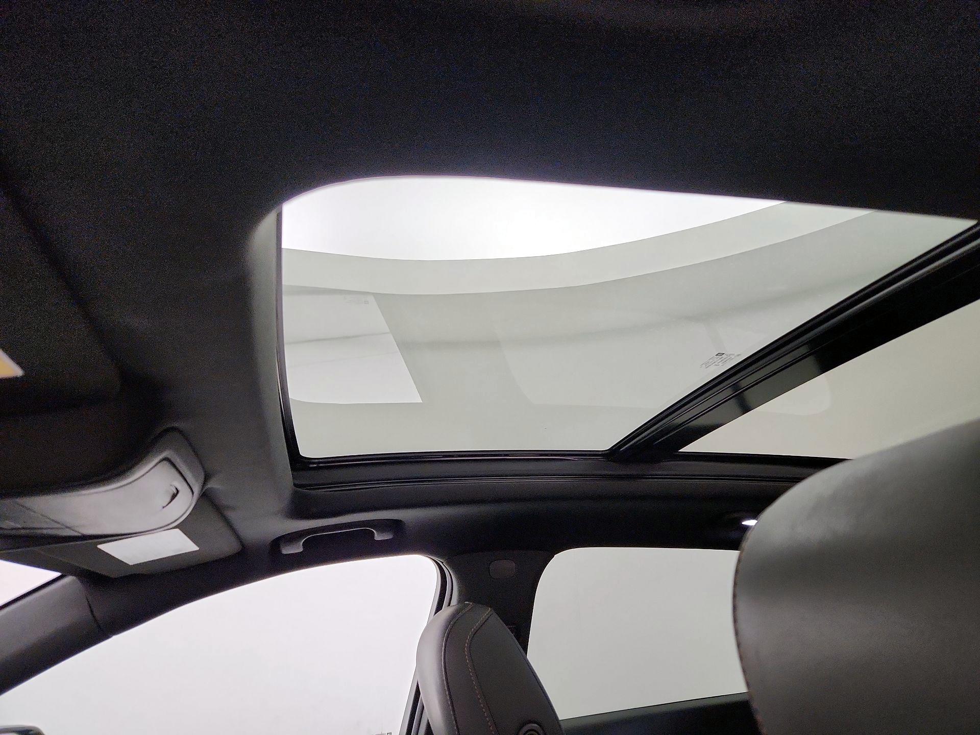 Thumbnail: 2020 Cadillac XT4 - 19