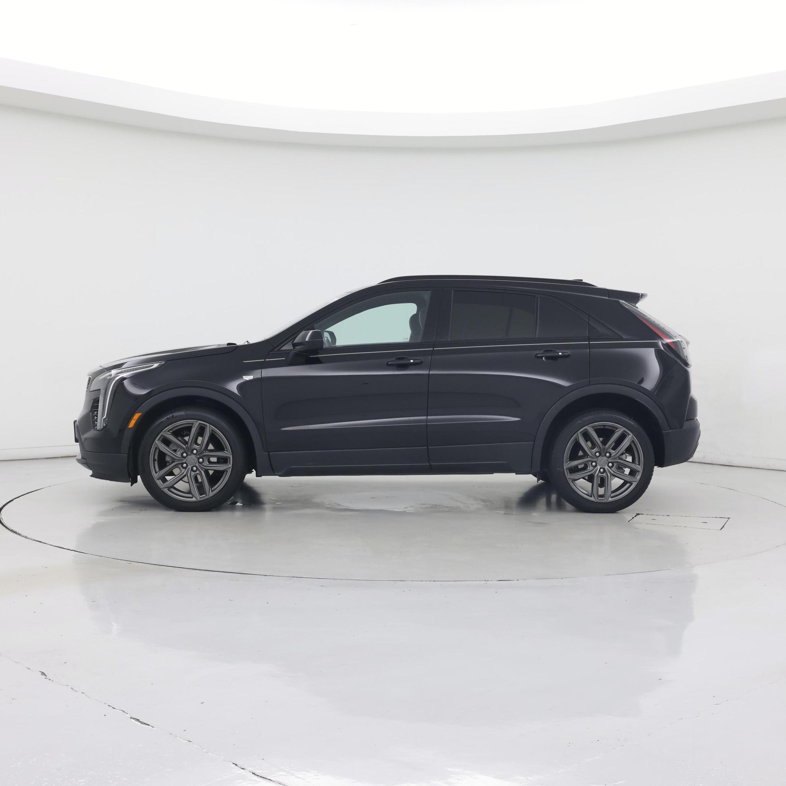 Thumbnail: 2020 Cadillac XT4 - 3