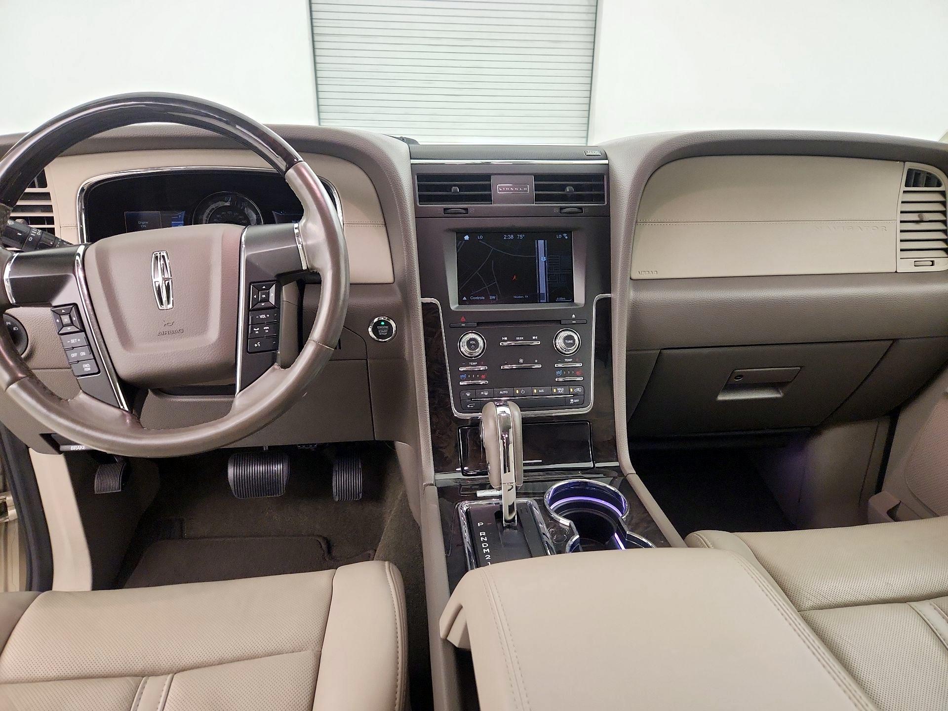 Thumbnail: 2017 Lincoln Navigator - 9
