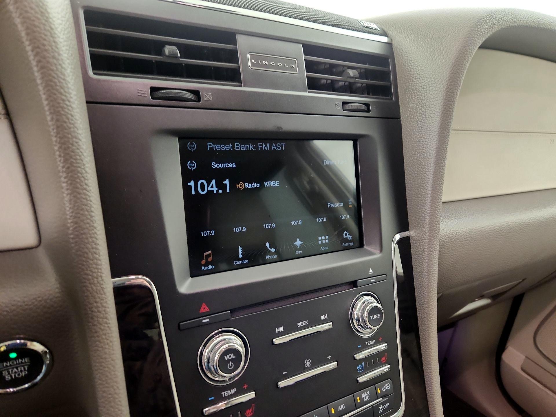 Thumbnail: 2017 Lincoln Navigator - 16