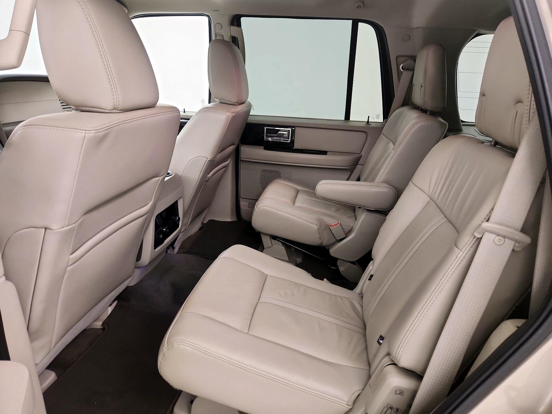 Thumbnail: 2017 Lincoln Navigator - 20