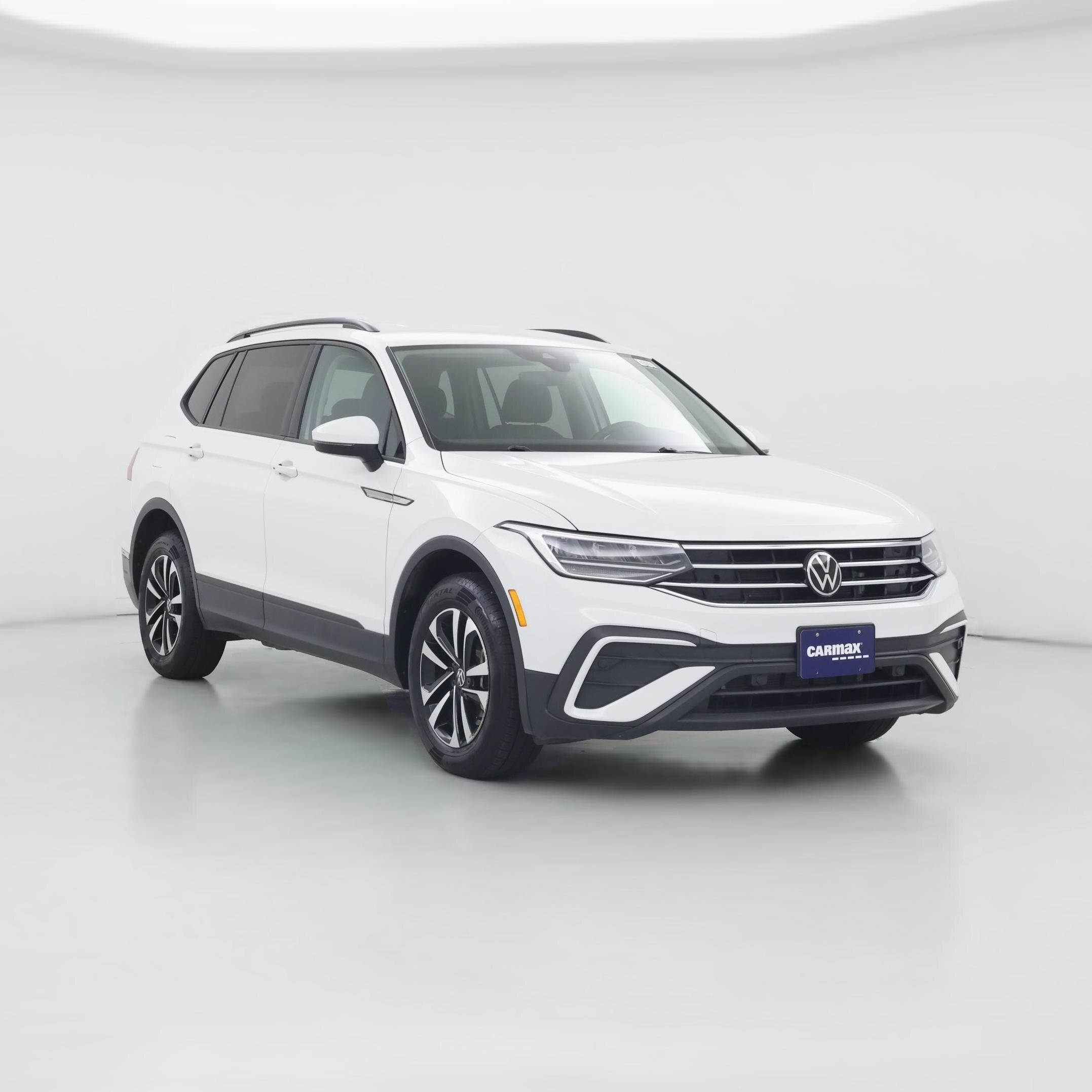 Thumbnail: 2023 Volkswagen Tiguan - 1