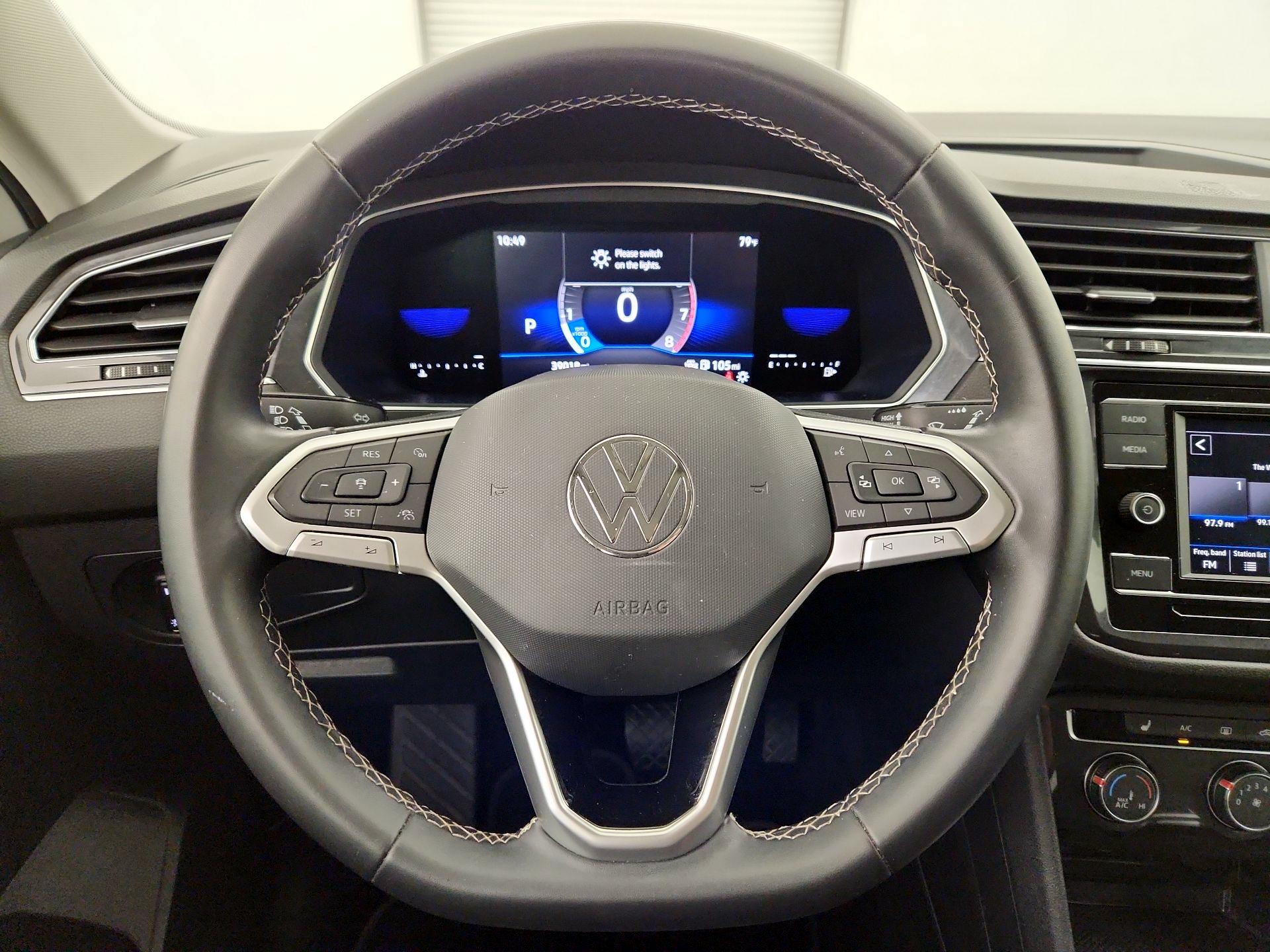 Thumbnail: 2023 Volkswagen Tiguan - 10