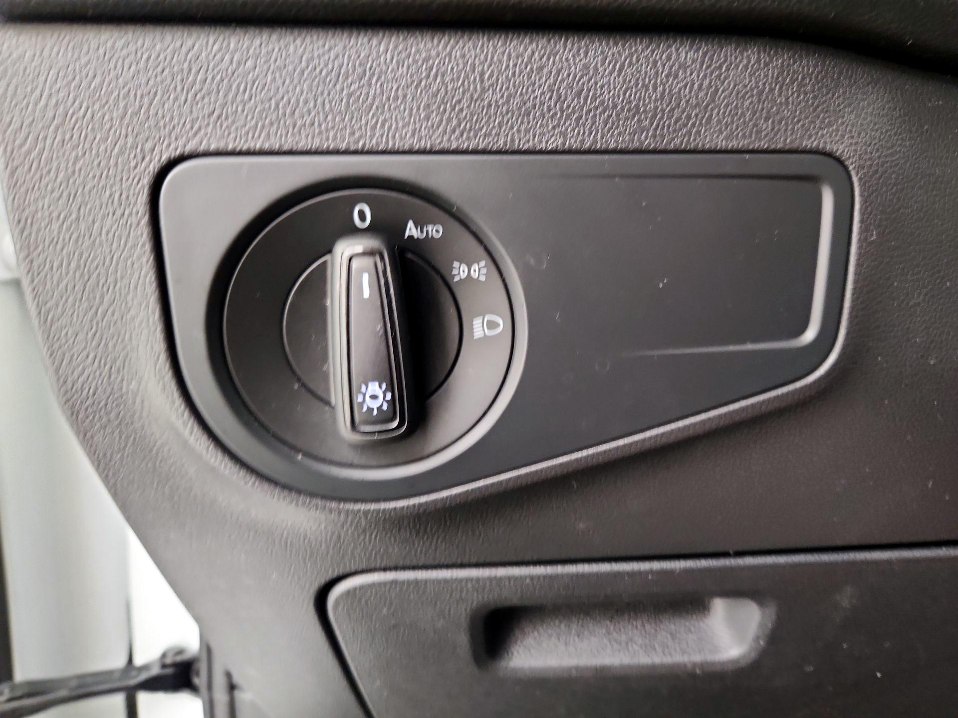 Thumbnail: 2023 Volkswagen Tiguan - 13