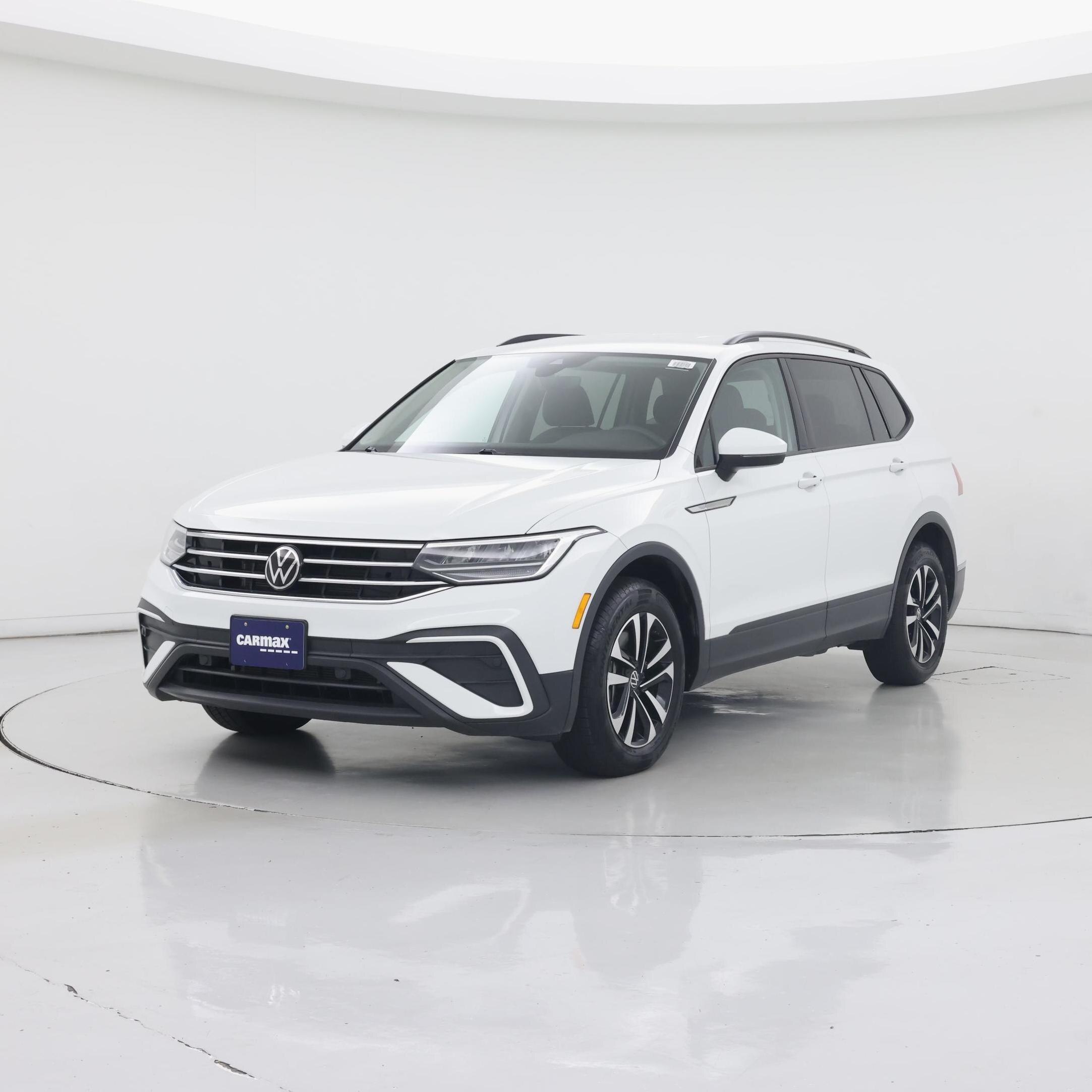 Thumbnail: 2023 Volkswagen Tiguan - 4