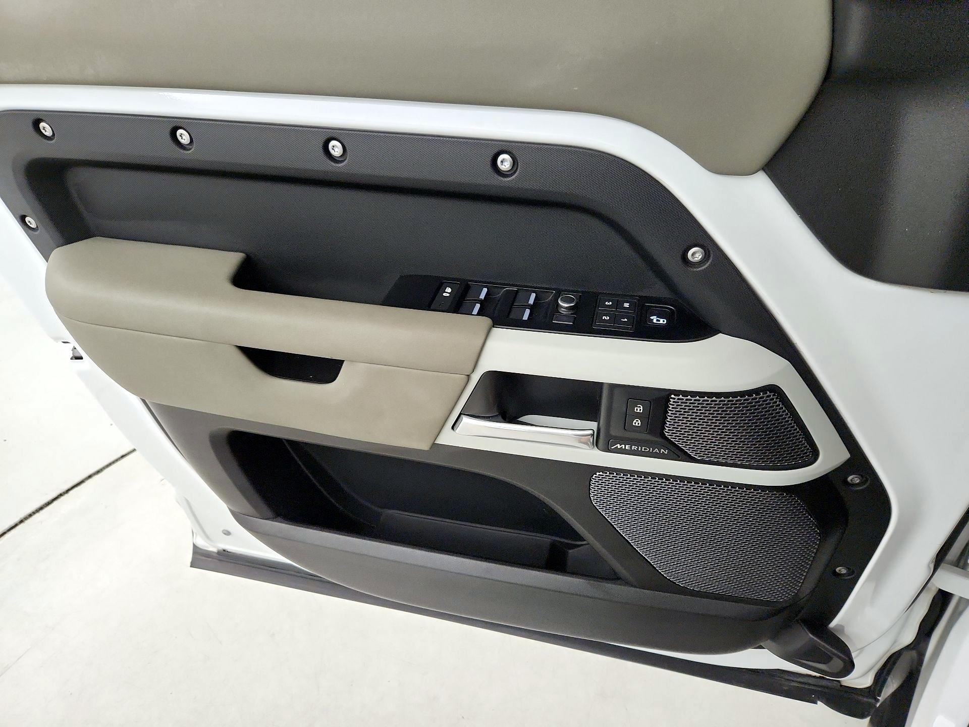 Thumbnail: 2020 Land Rover Defender - 12