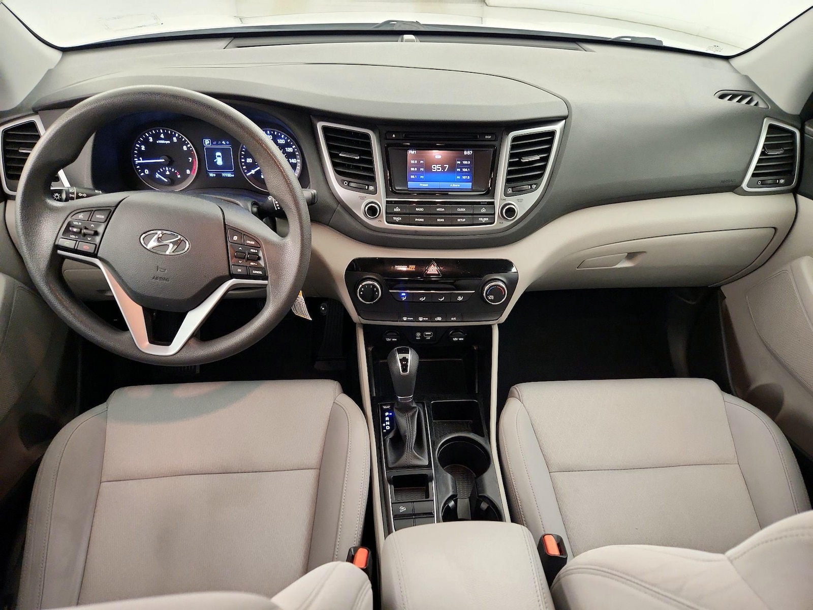 2017 Hyundai Tucson SE - Photo 10