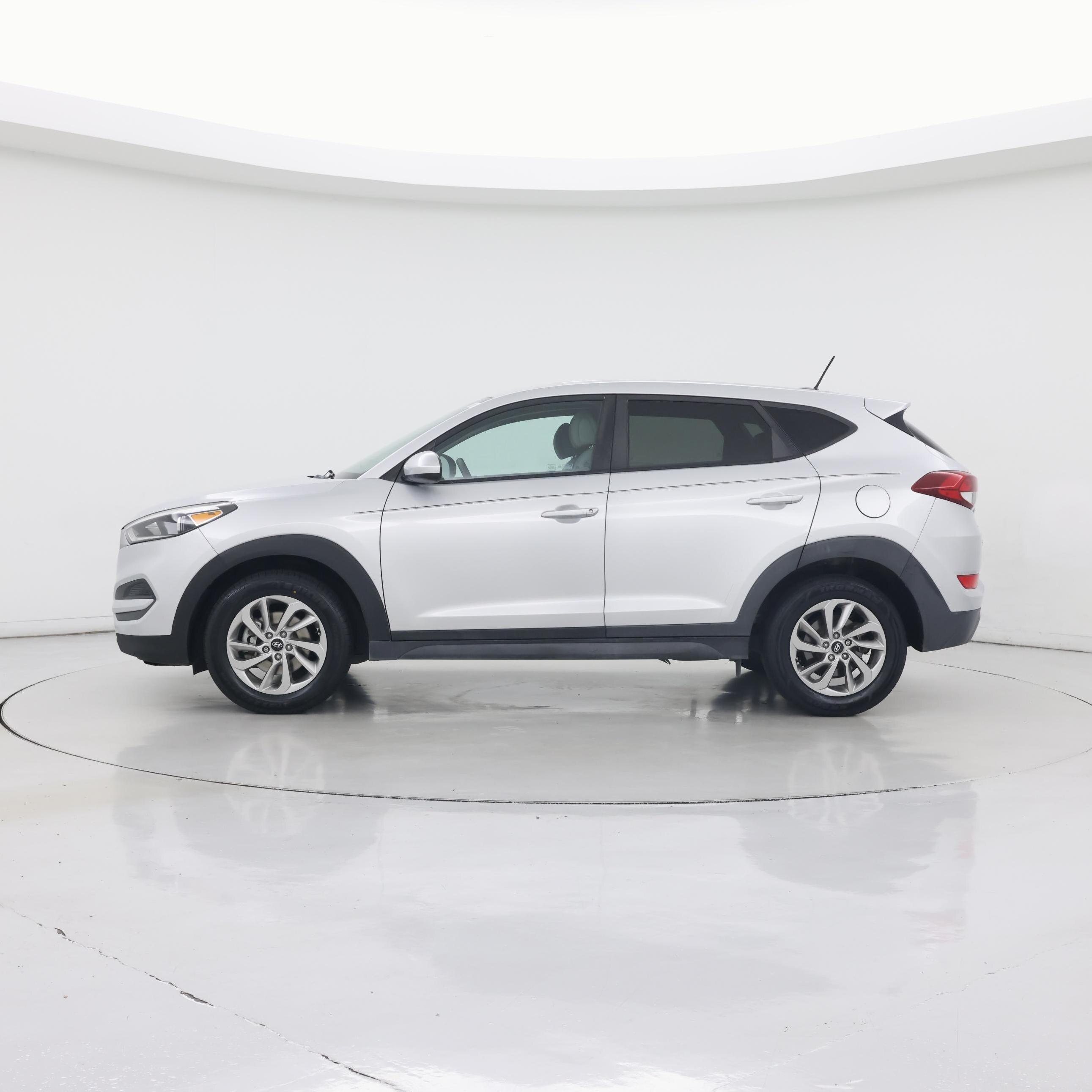 Thumbnail: 2017 Hyundai Tucson - 3