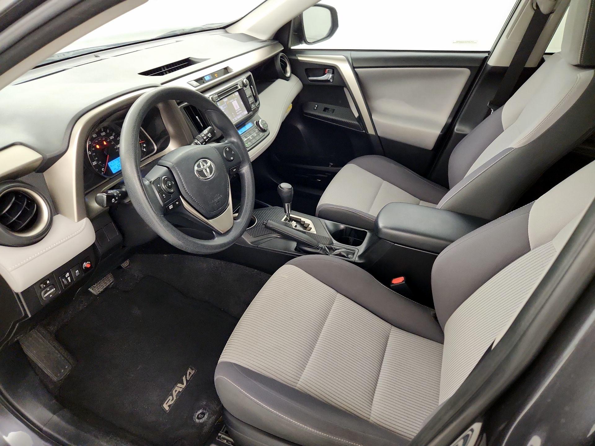 Thumbnail: 2015 Toyota RAV4 - 11