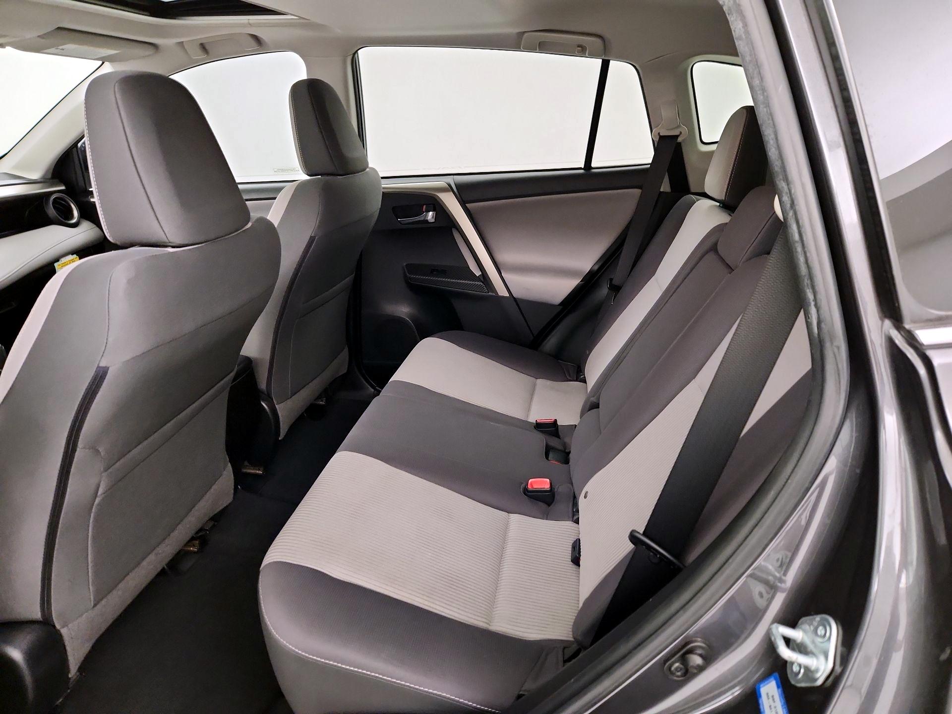 Thumbnail: 2015 Toyota RAV4 - 20
