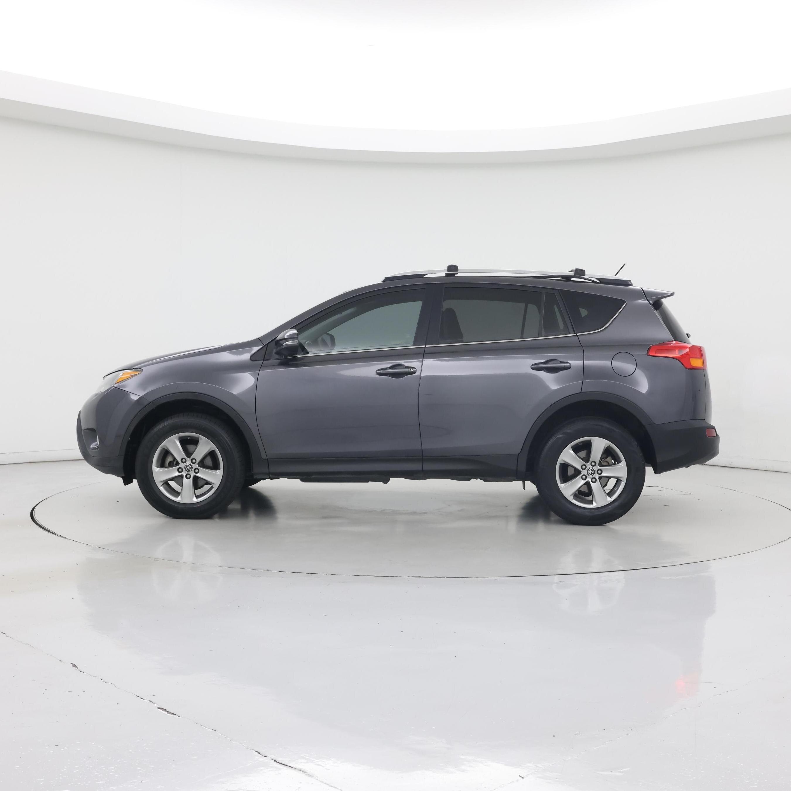 Thumbnail: 2015 Toyota RAV4 - 3