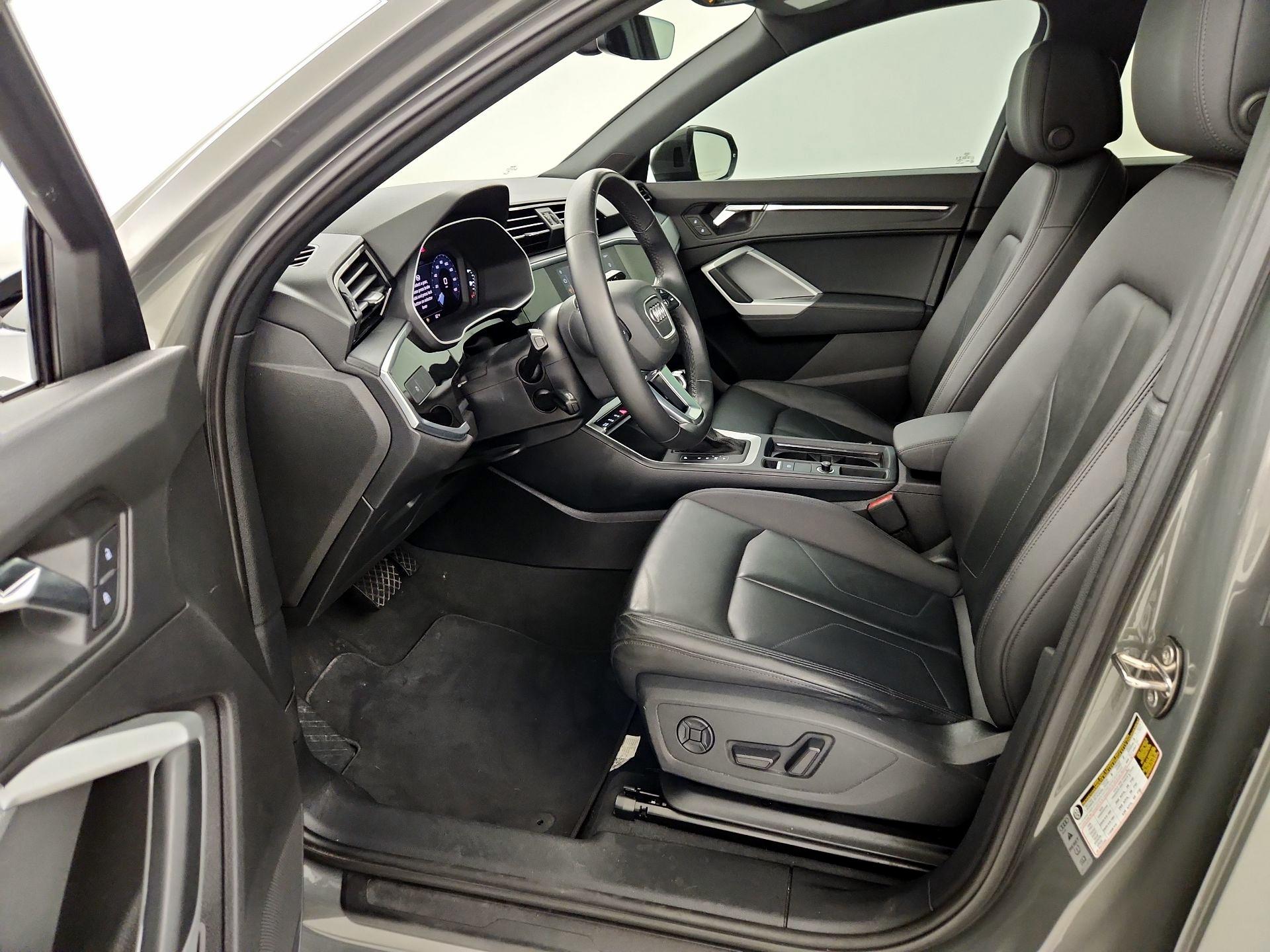 Thumbnail: 2021 Audi Q3 - 11