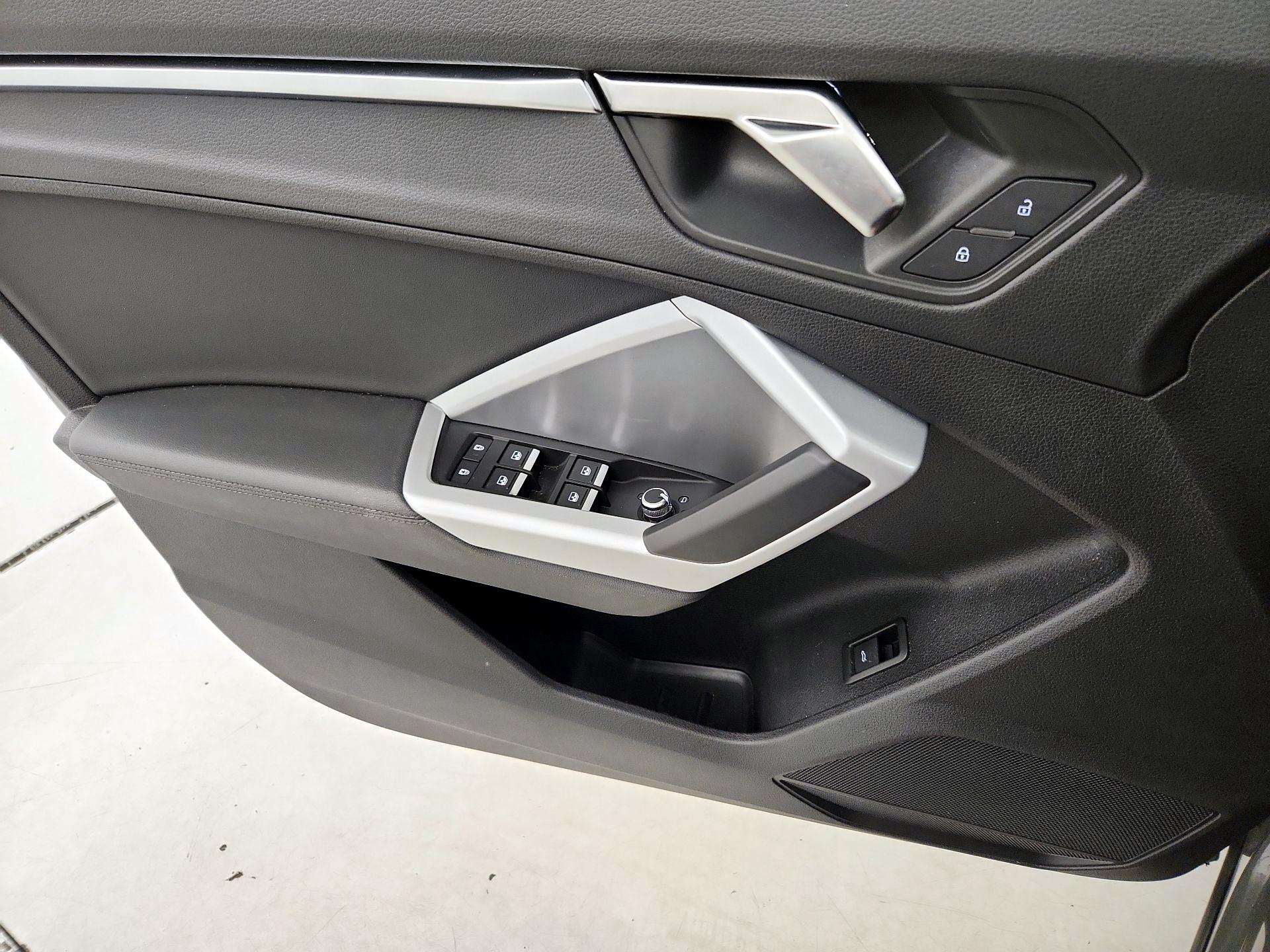 Thumbnail: 2021 Audi Q3 - 12