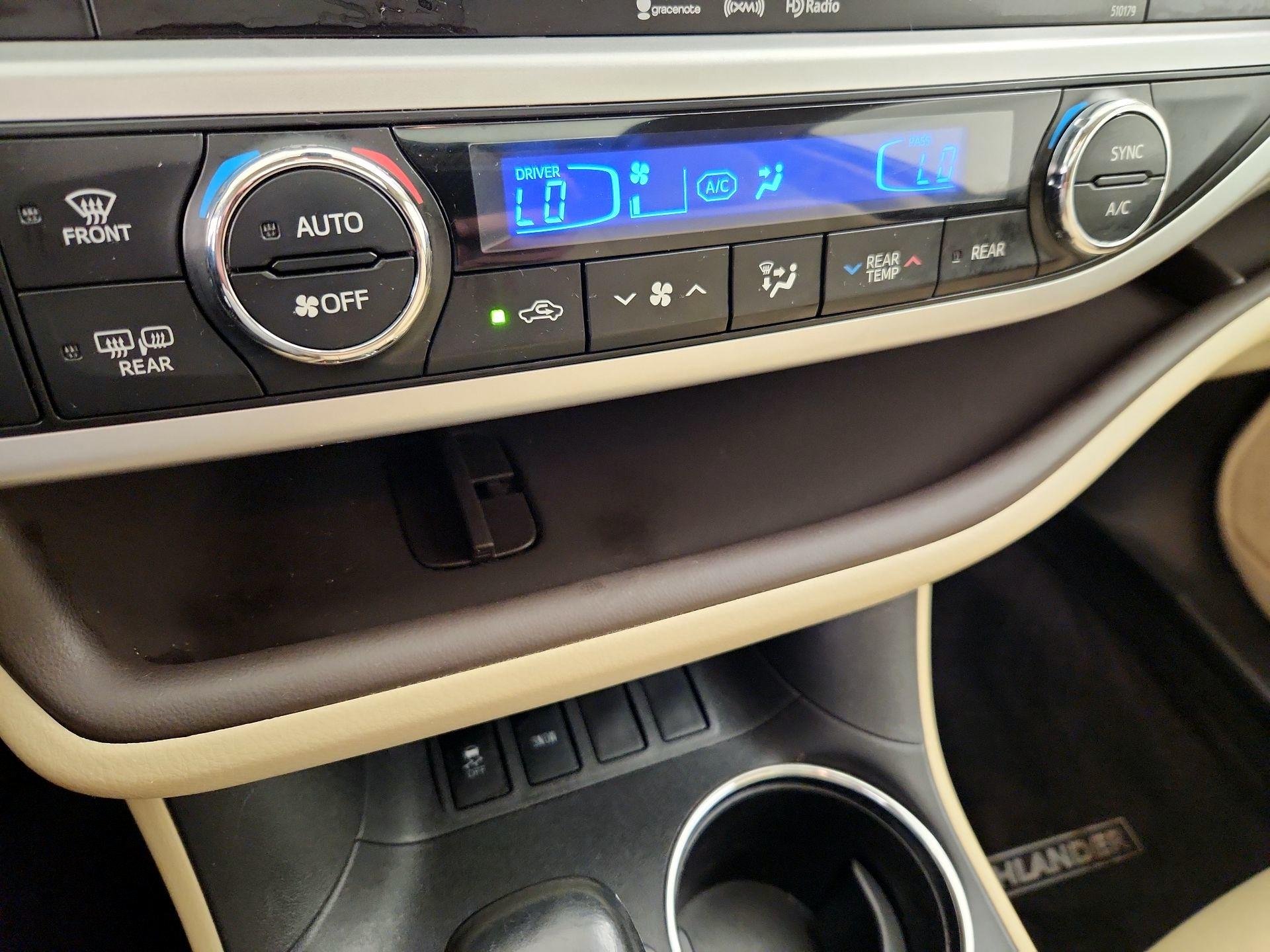 Thumbnail: 2017 Toyota Highlander - 16