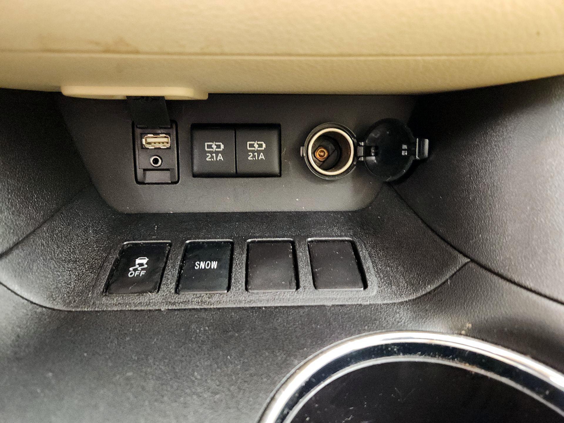 Thumbnail: 2017 Toyota Highlander - 18