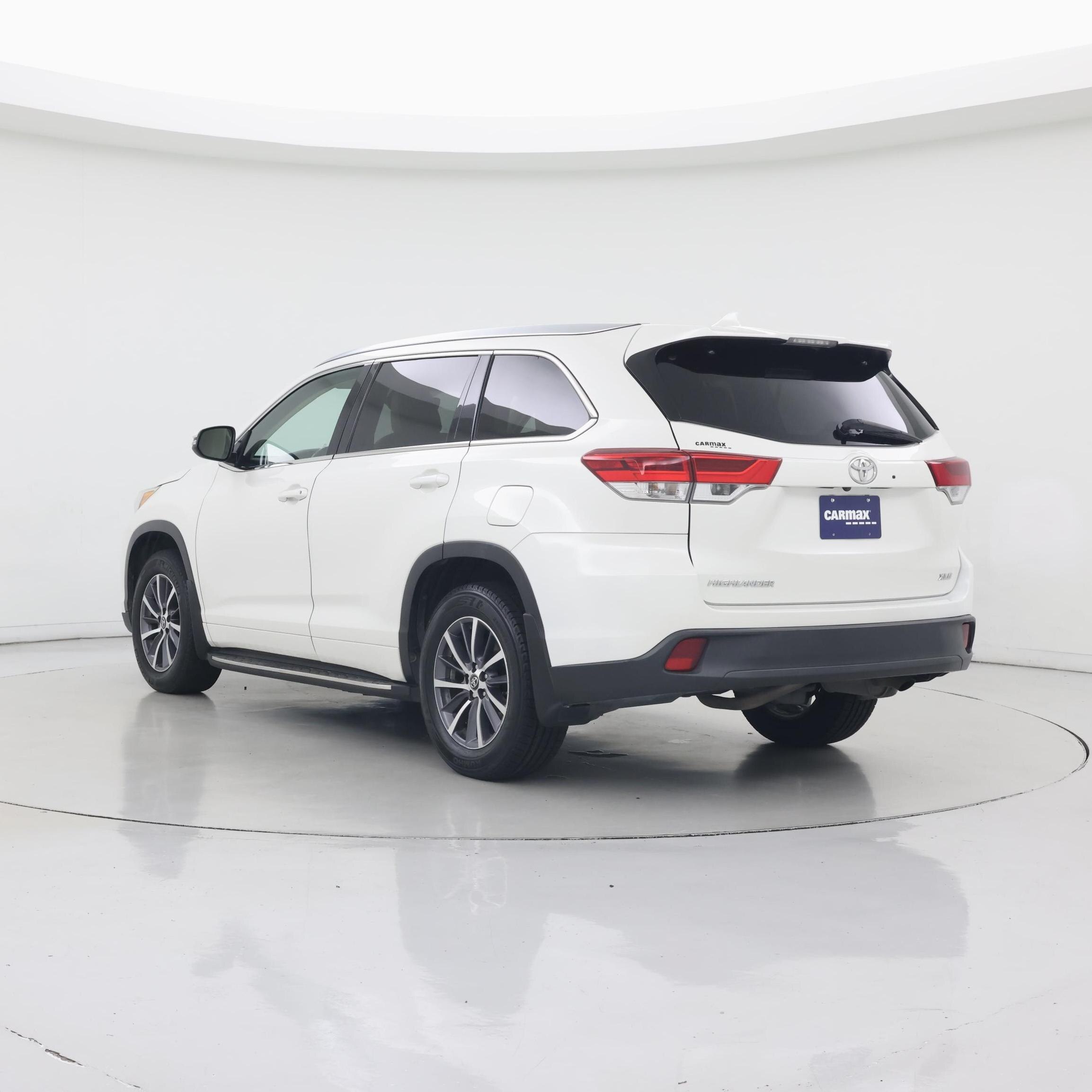 Thumbnail: 2017 Toyota Highlander - 2