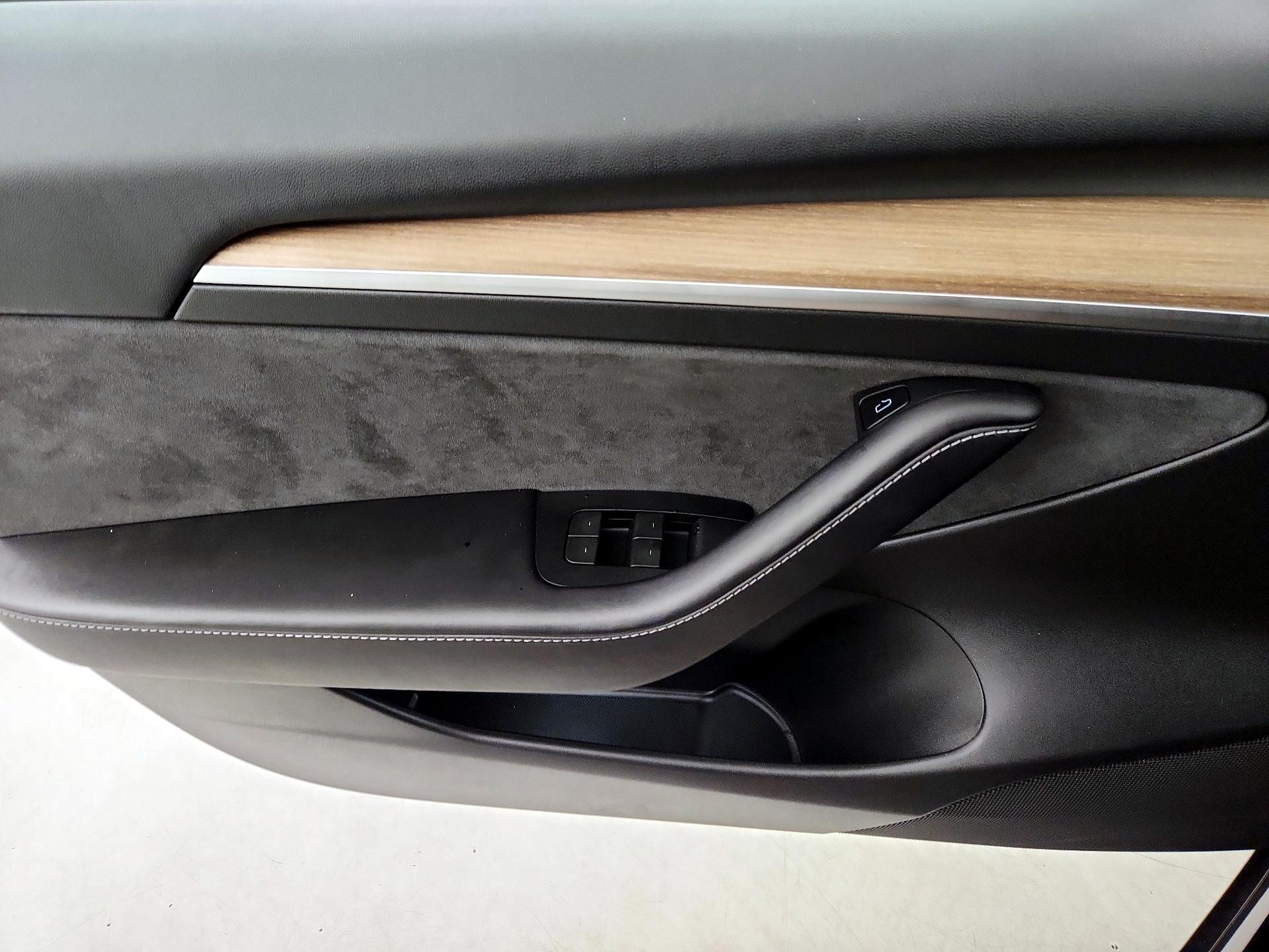 Thumbnail: 2023 Tesla Model 3 - 12