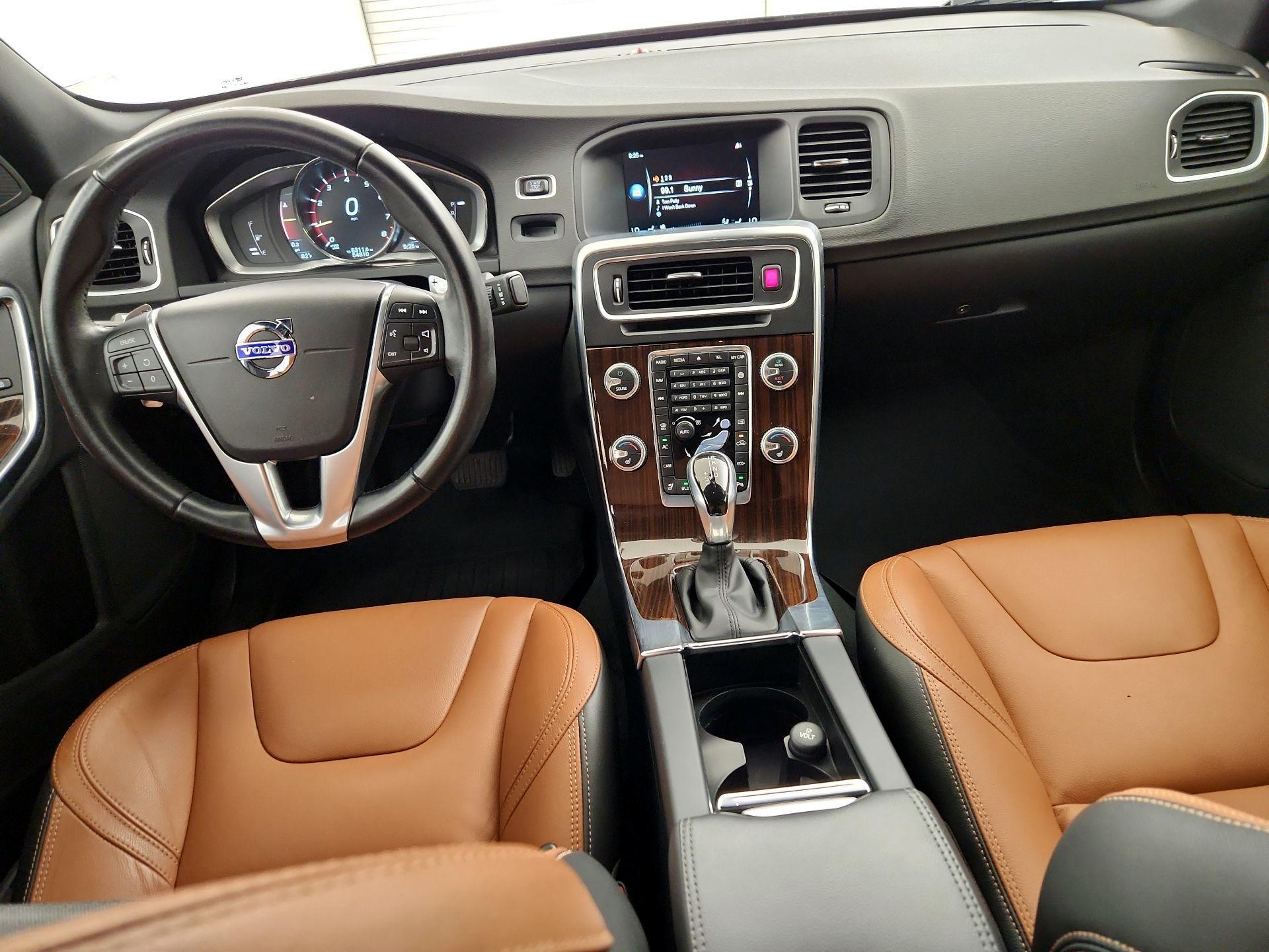Thumbnail: 2015 Volvo S60 - 9