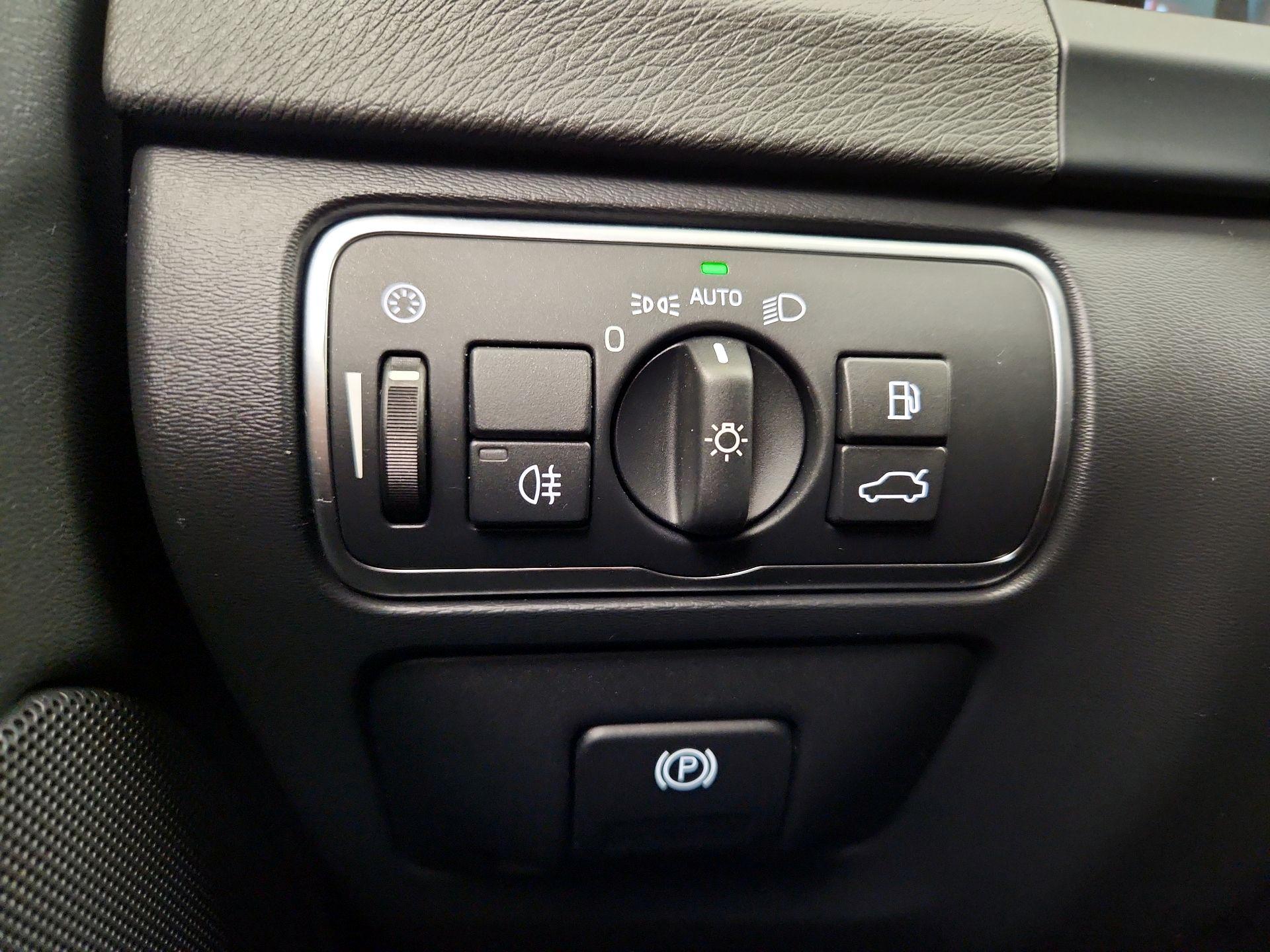 Thumbnail: 2015 Volvo S60 - 13