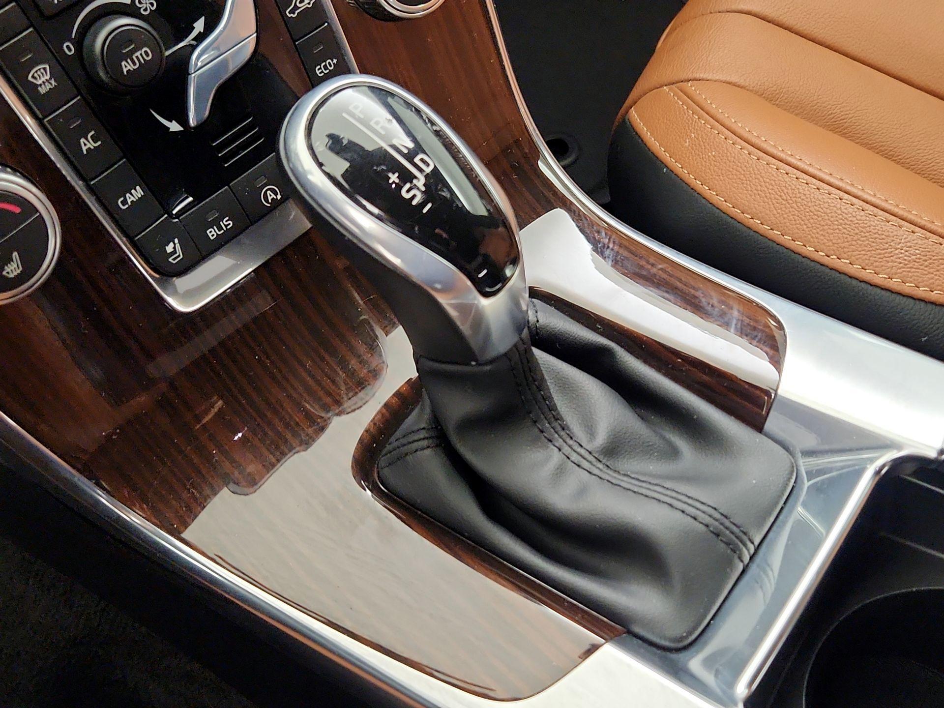 Thumbnail: 2015 Volvo S60 - 18