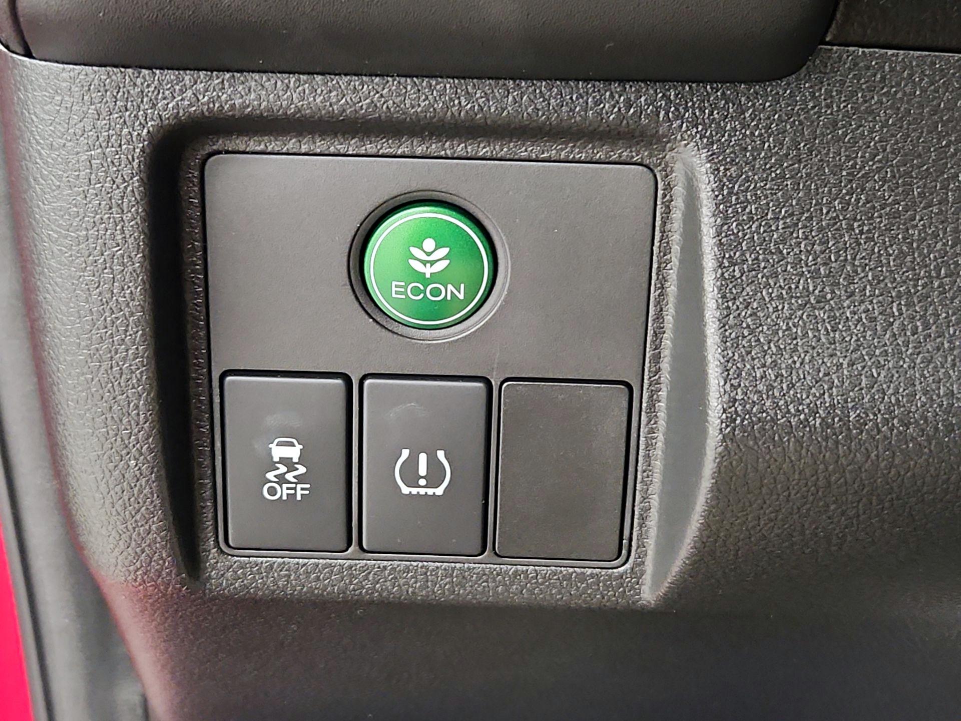 Thumbnail: 2016 Honda HR-V - 13