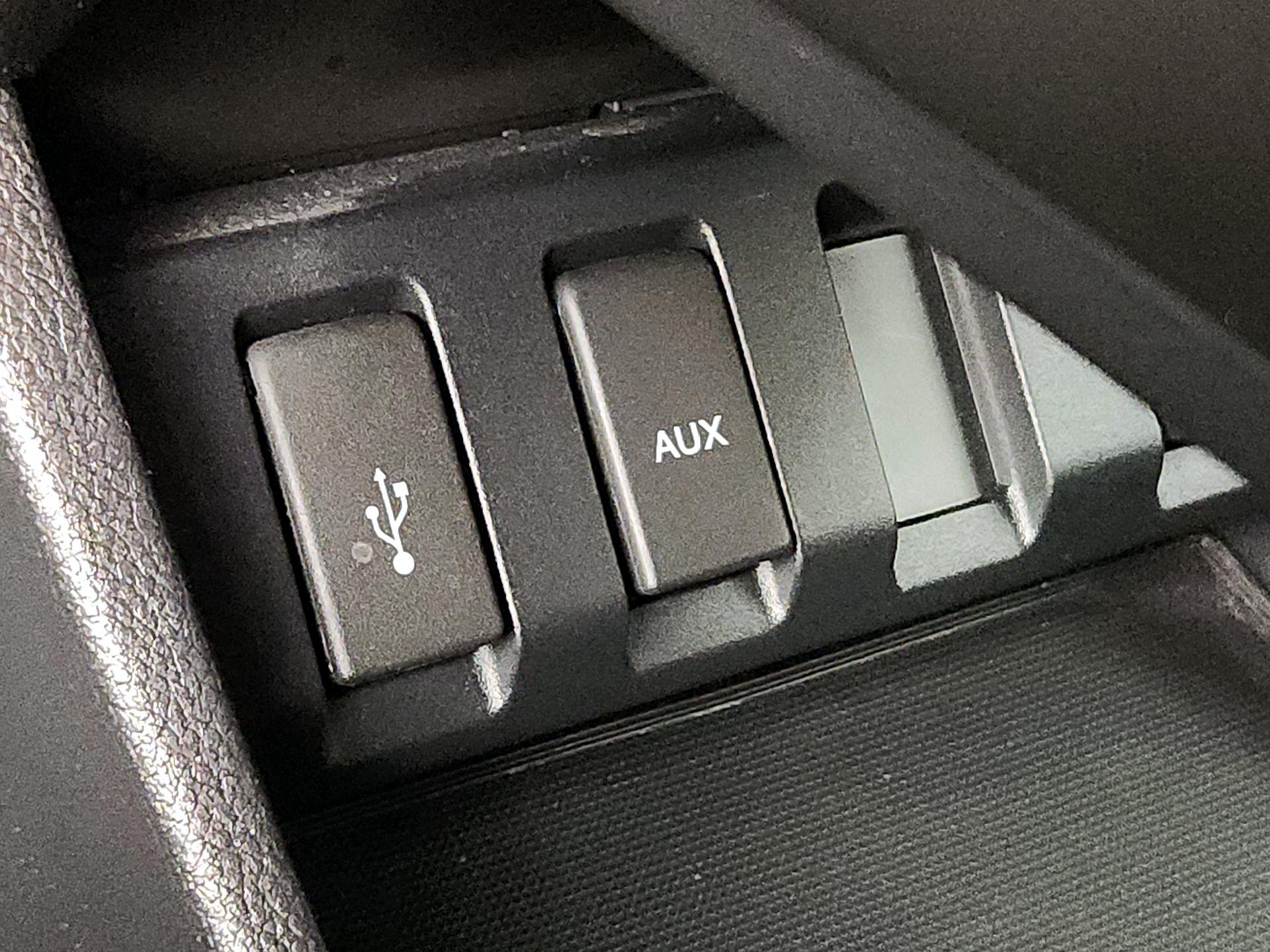 Thumbnail: 2016 Honda HR-V - 18