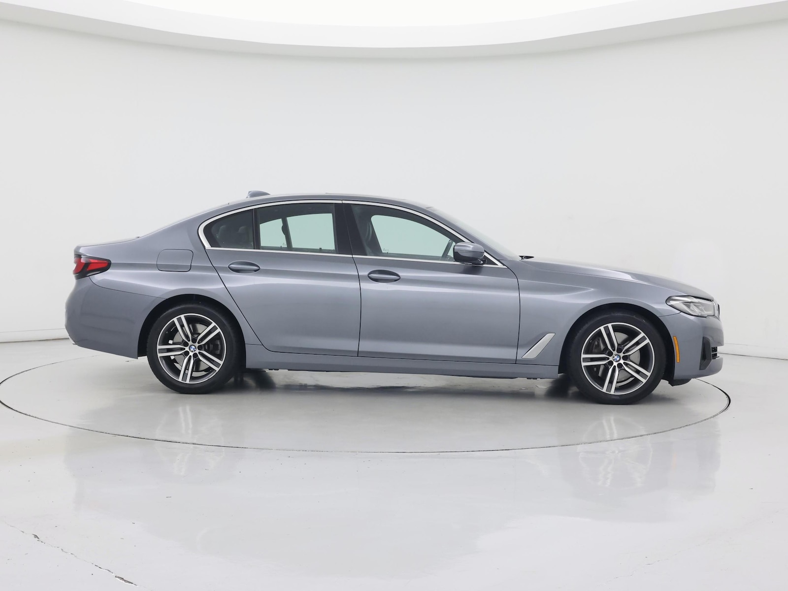 2021 BMW 5 Series 540i - Photo 8
