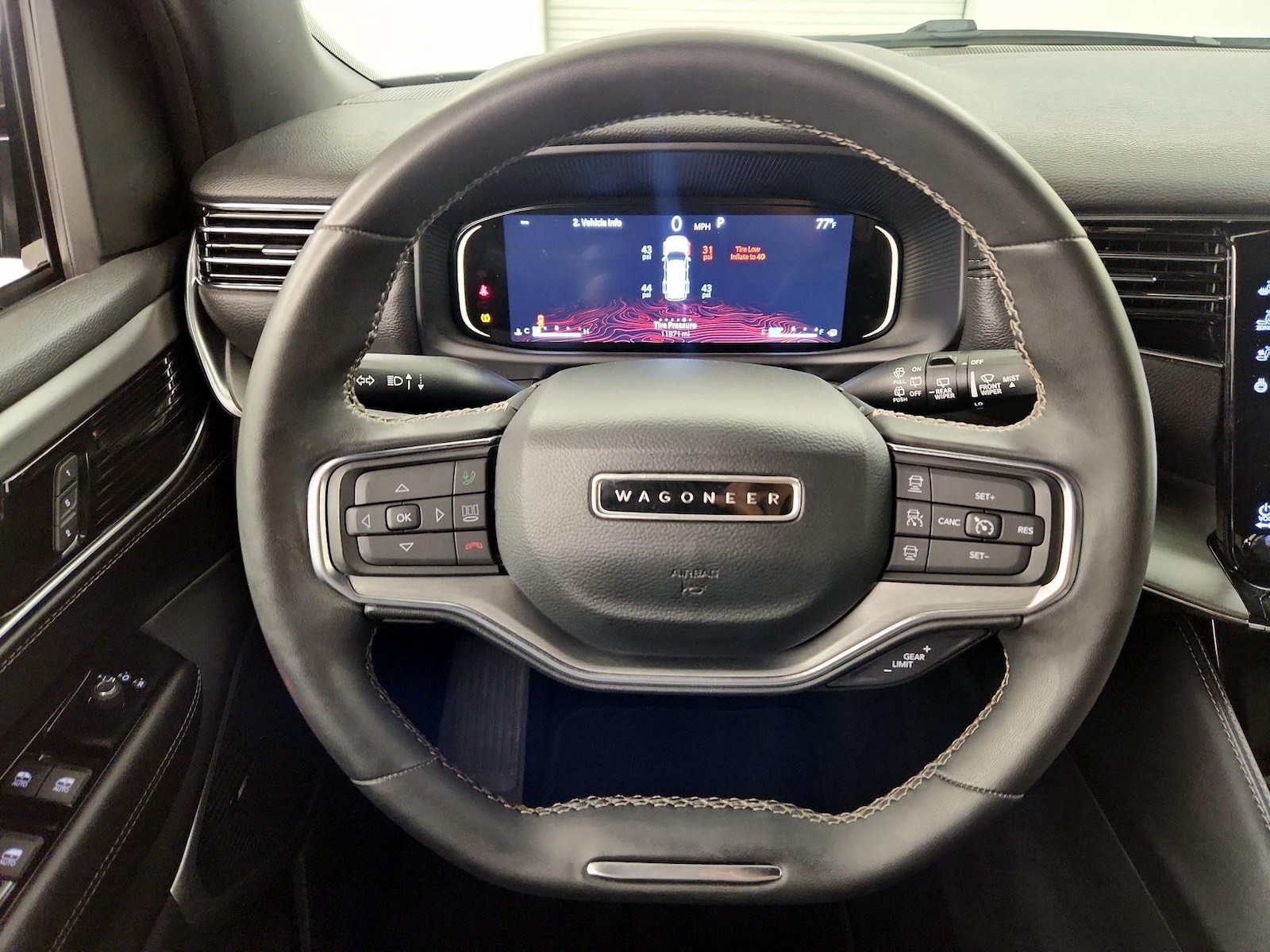 2023 Jeep Wagoneer Series II - Photo 11