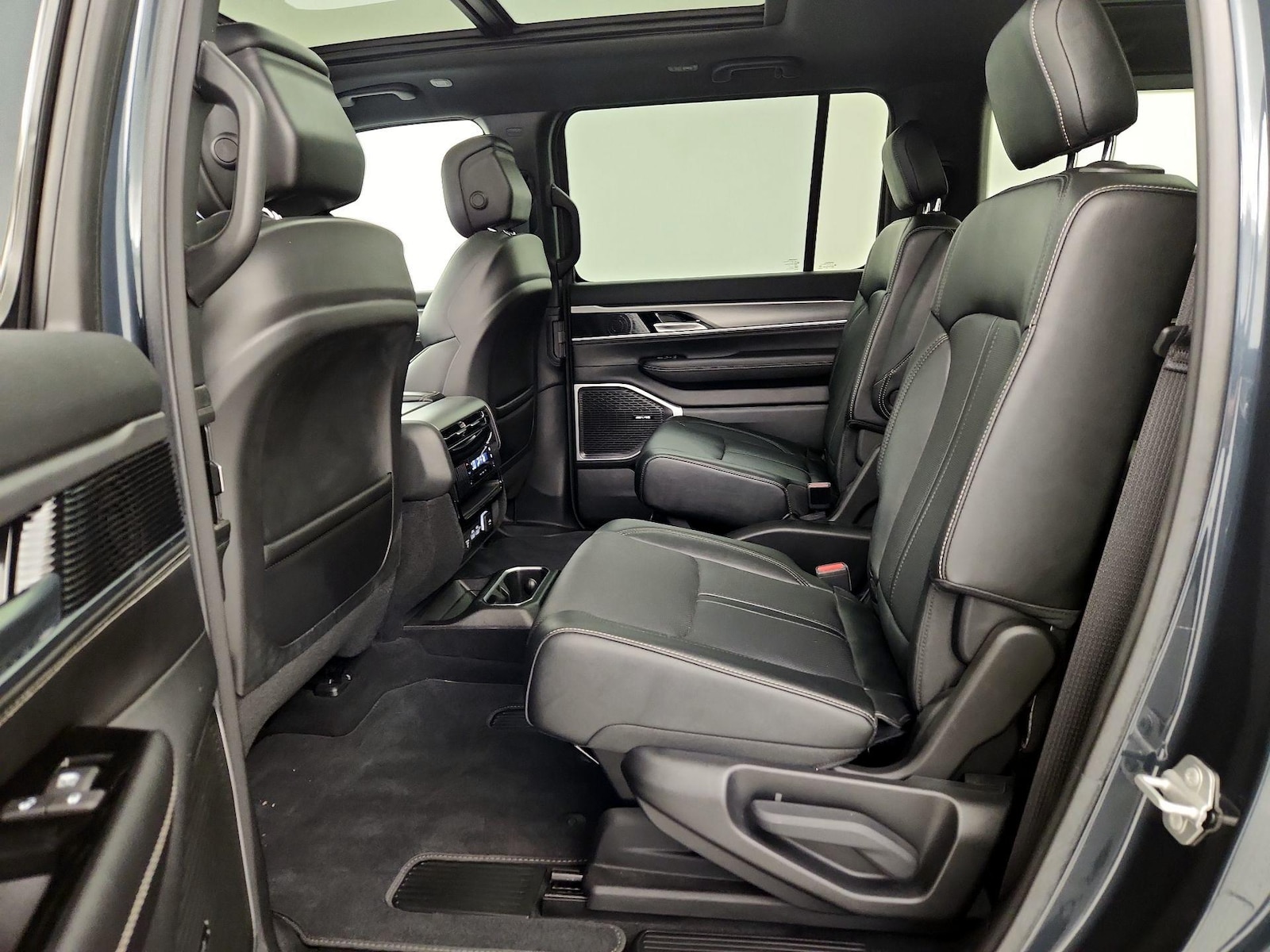 2023 Jeep Wagoneer Series II - Photo 22