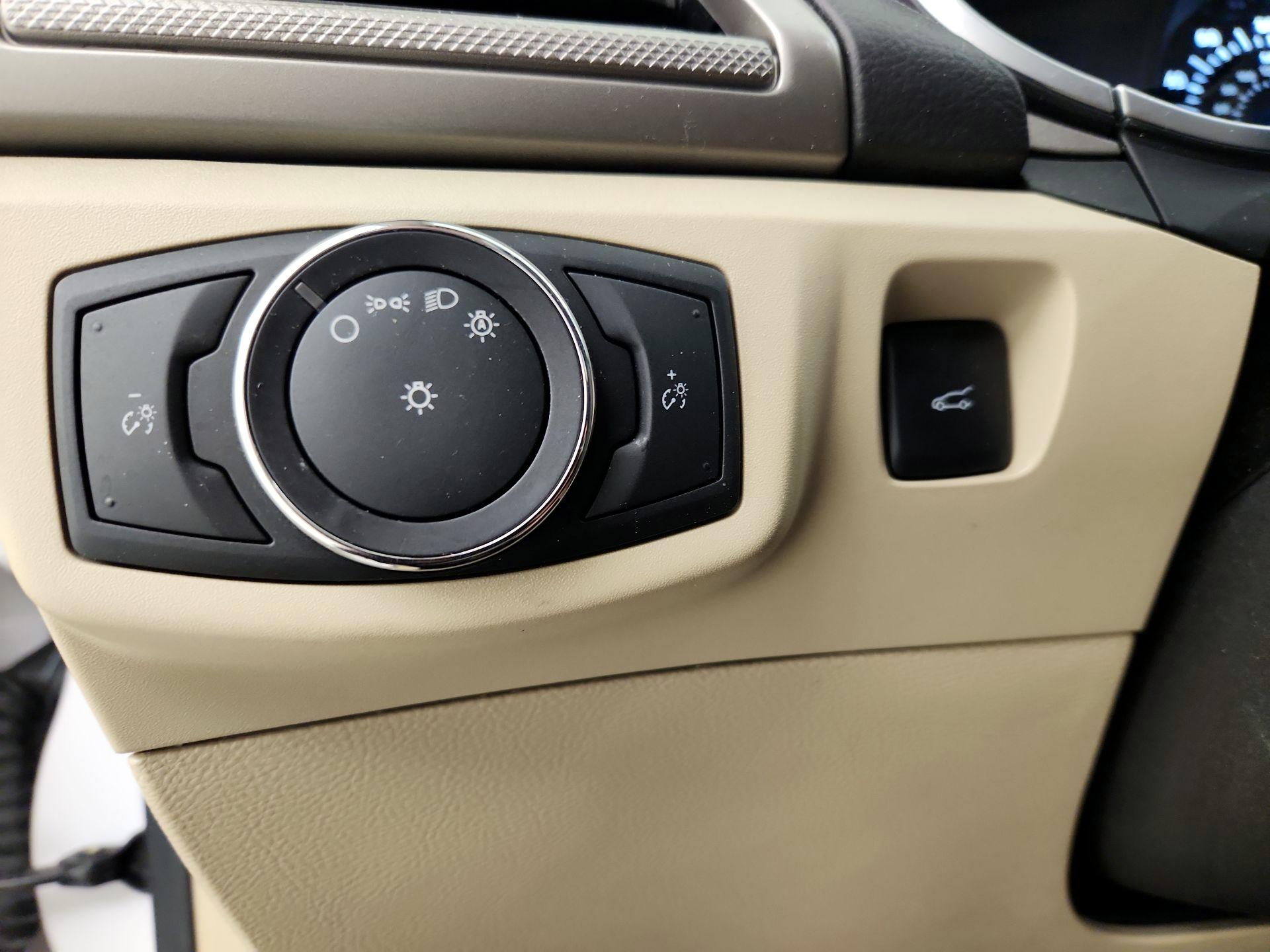 Thumbnail: 2016 Ford Fusion - 13