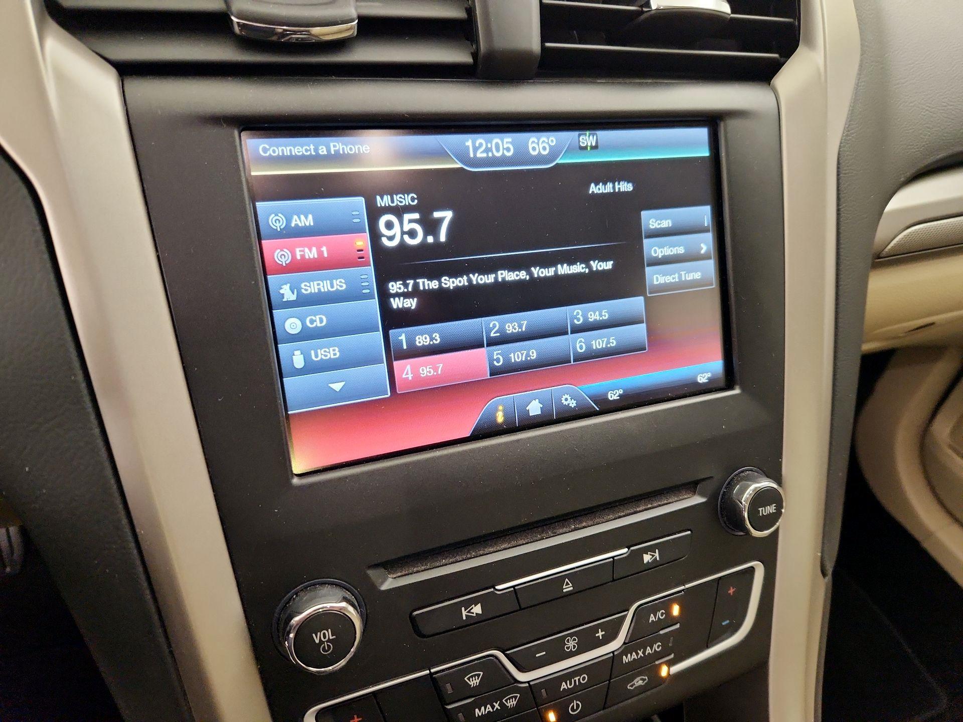 Thumbnail: 2016 Ford Fusion - 16
