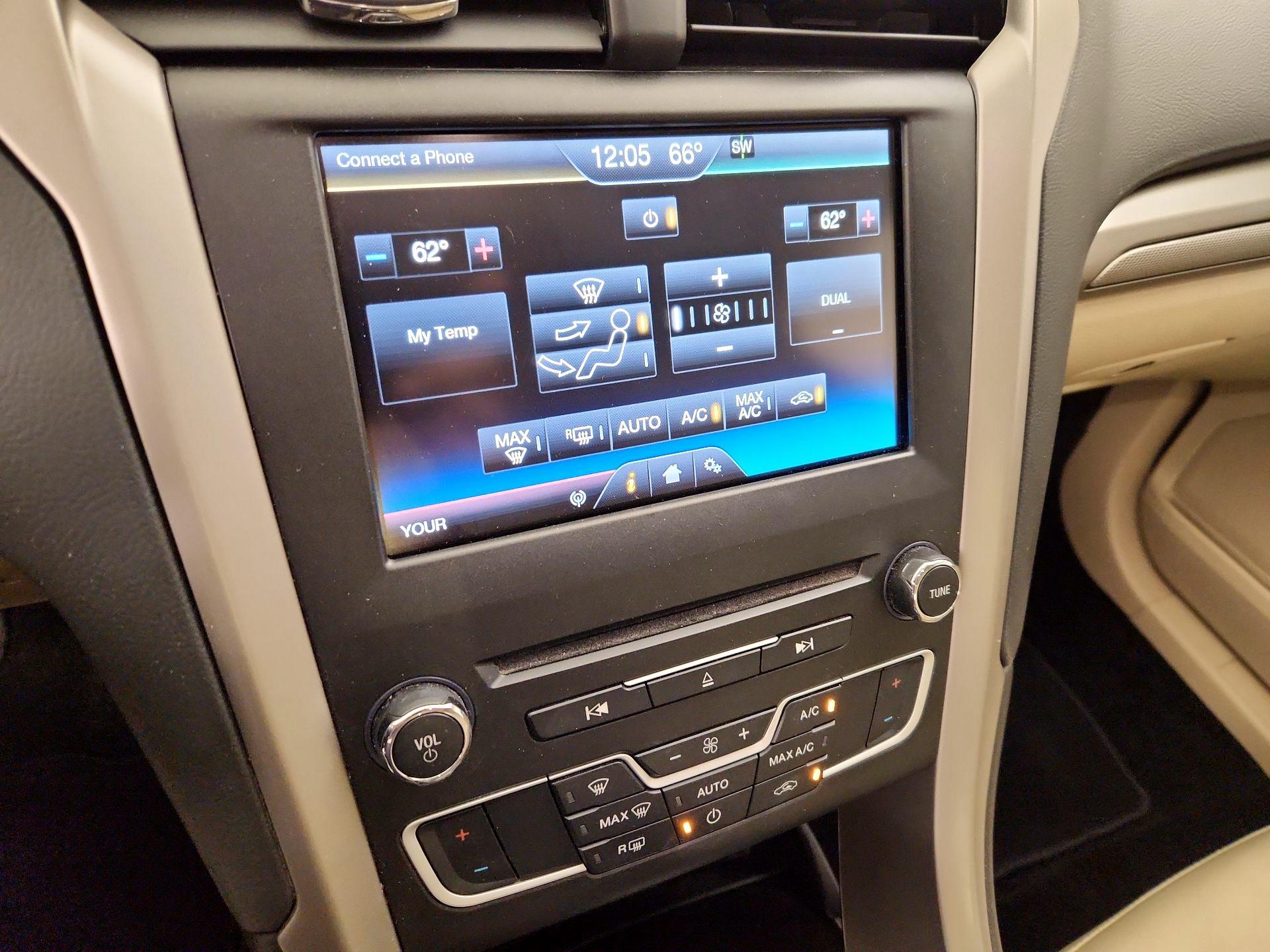 Thumbnail: 2016 Ford Fusion - 17
