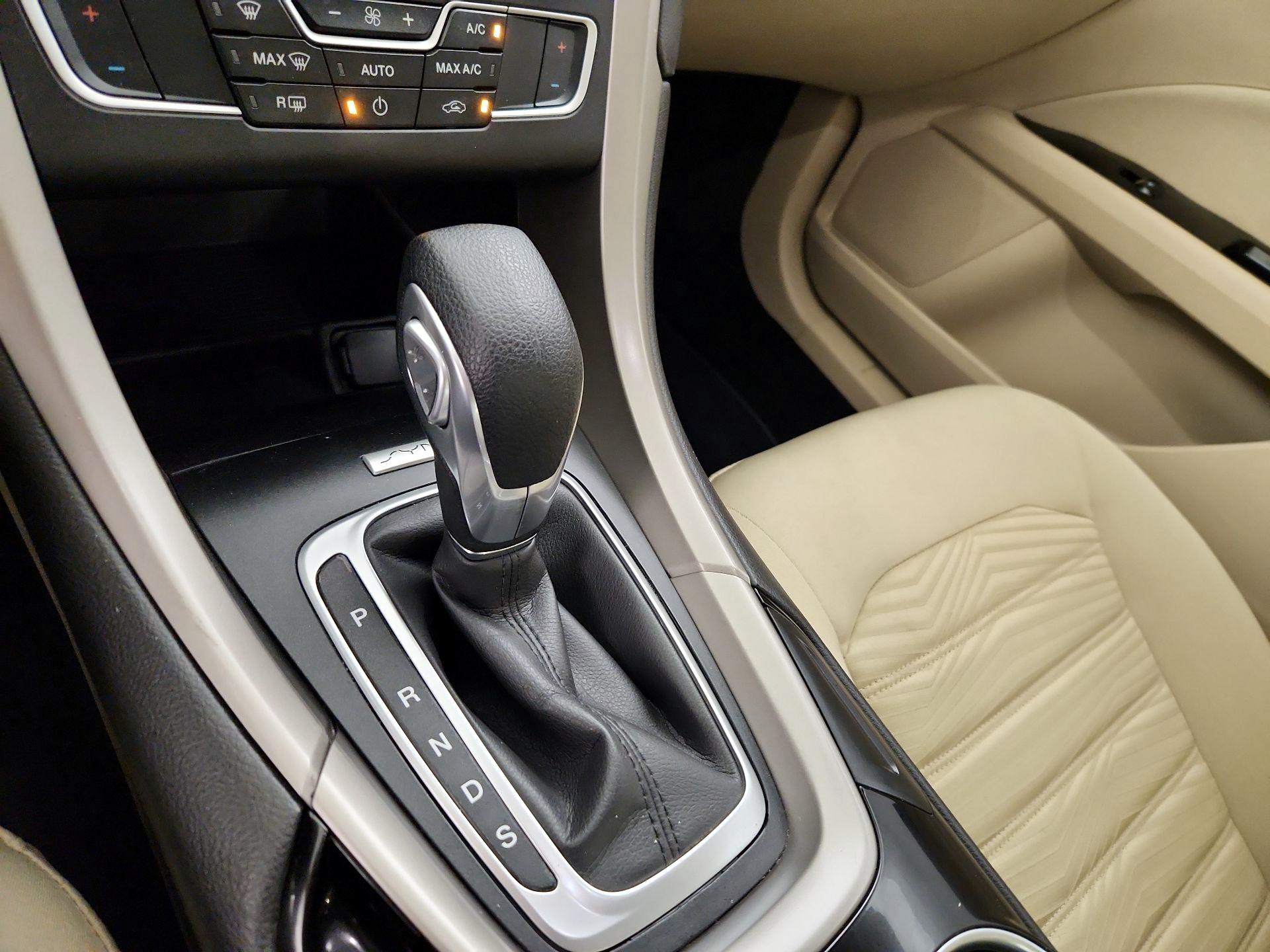 Thumbnail: 2016 Ford Fusion - 18