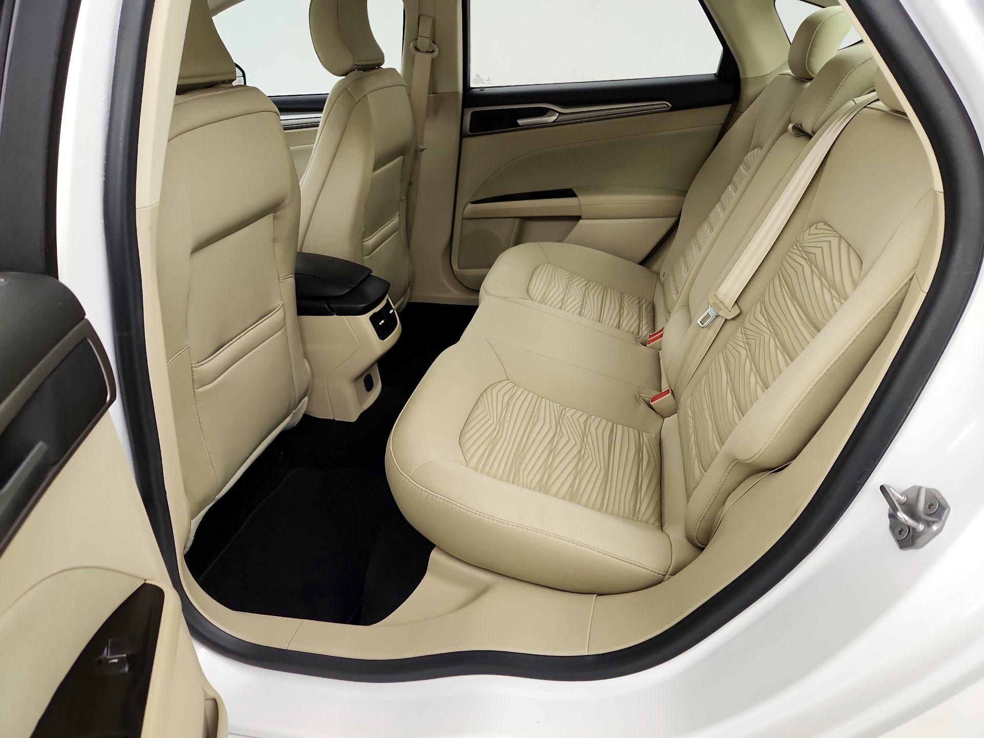 Thumbnail: 2016 Ford Fusion - 20