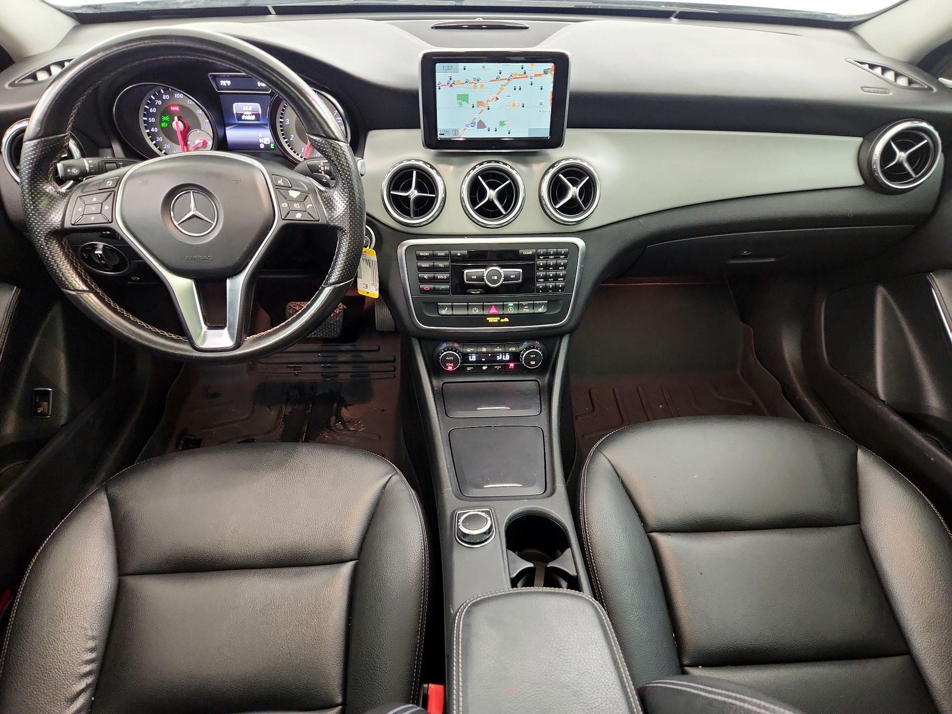Thumbnail: 2015 Mercedes-Benz GLA - 9