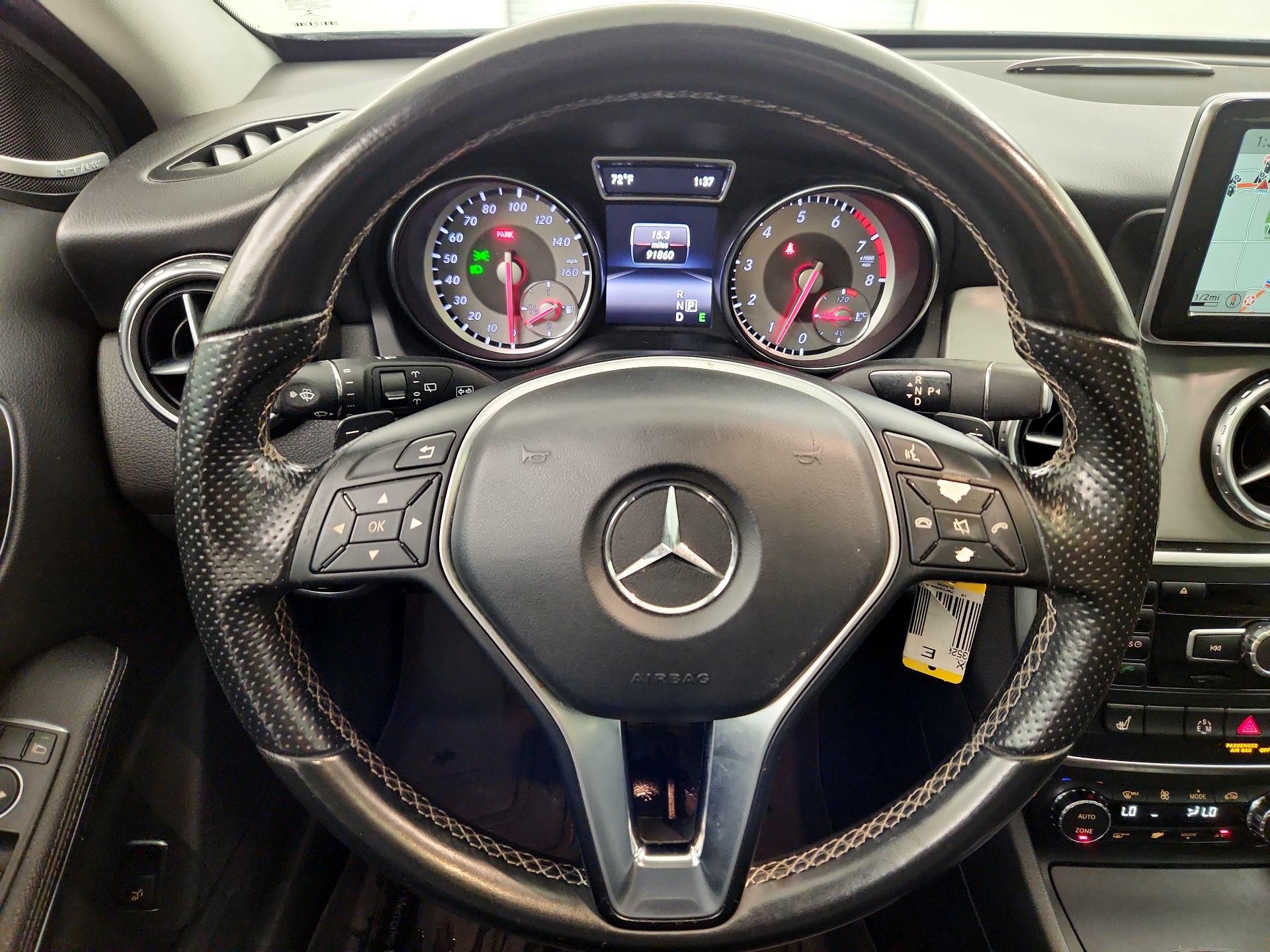 Thumbnail: 2015 Mercedes-Benz GLA - 10