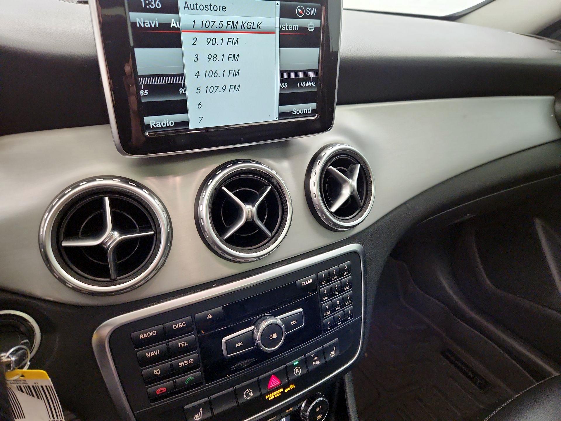 Thumbnail: 2015 Mercedes-Benz GLA - 16