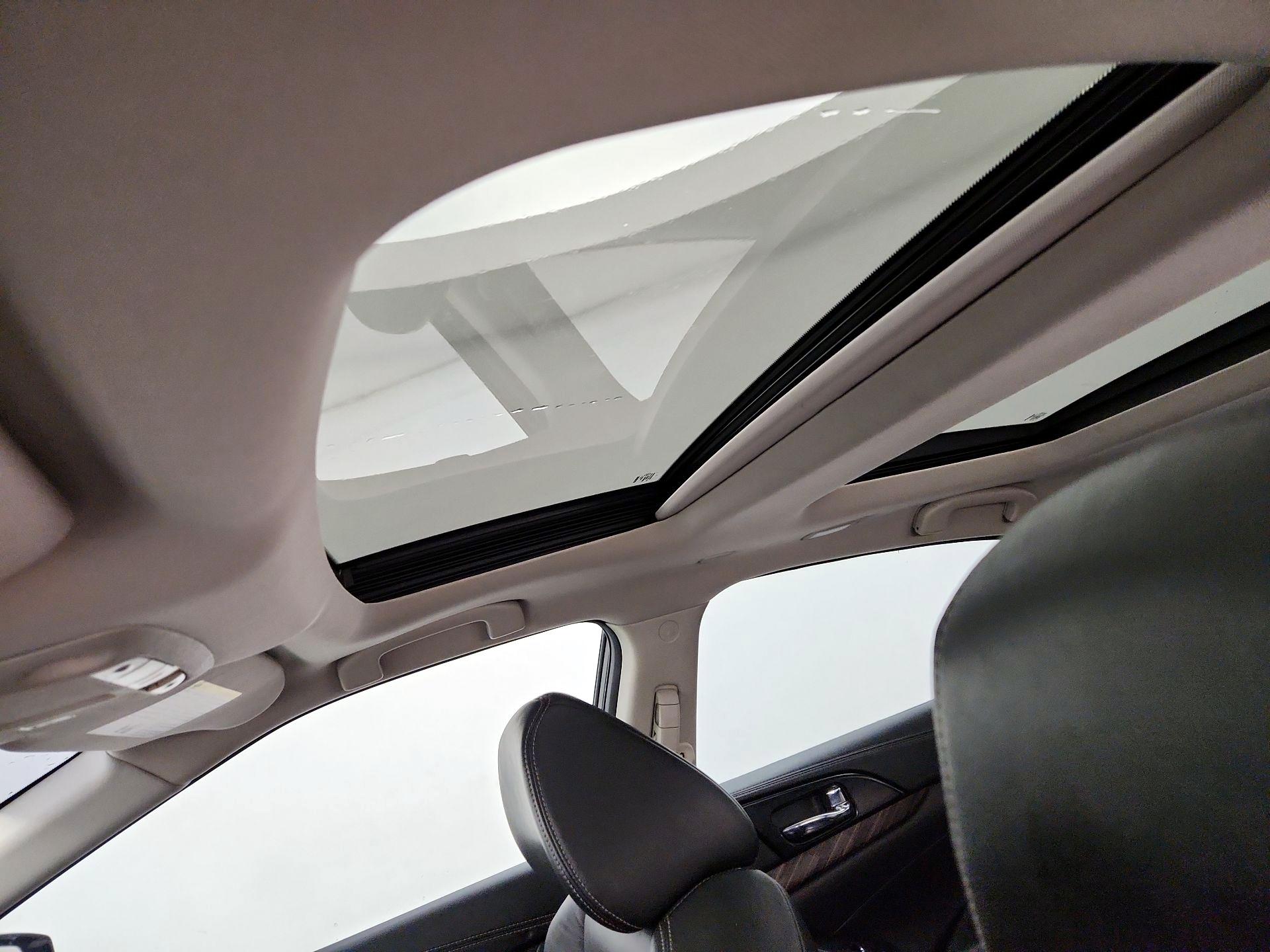 Thumbnail: 2016 Nissan Maxima - 20
