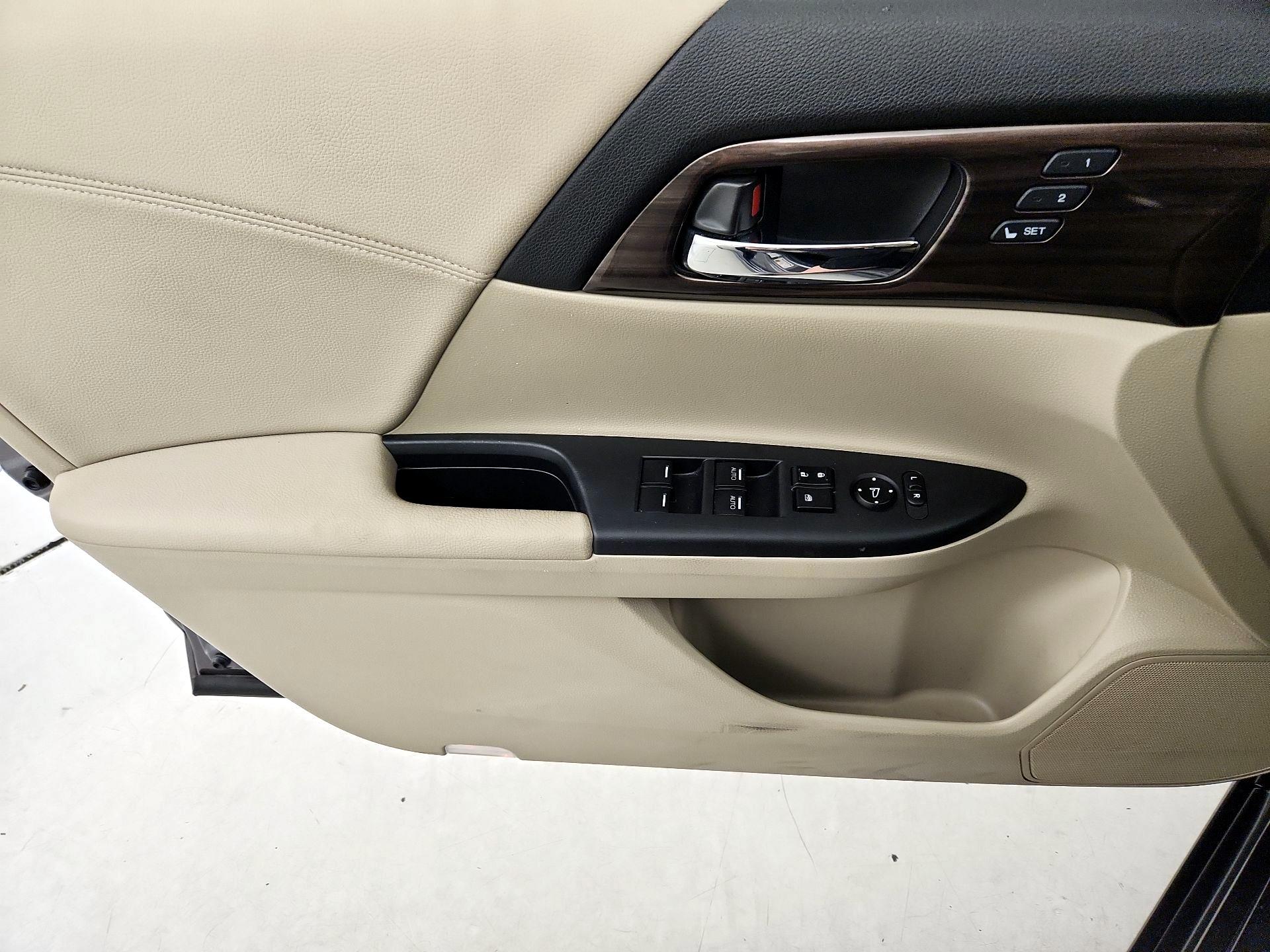 Thumbnail: 2017 Honda Accord - 12