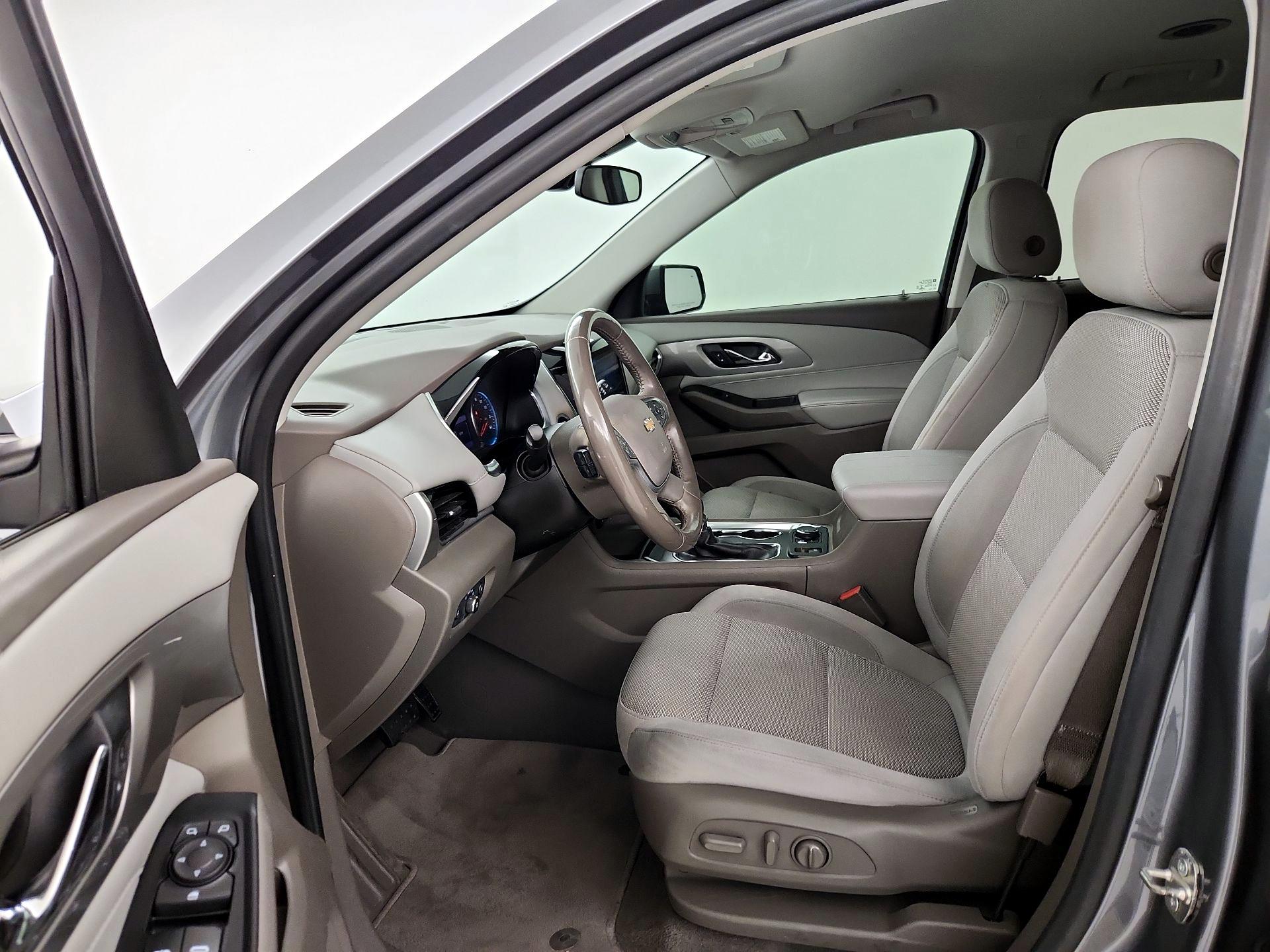 Thumbnail: 2021 Chevrolet Traverse - 11