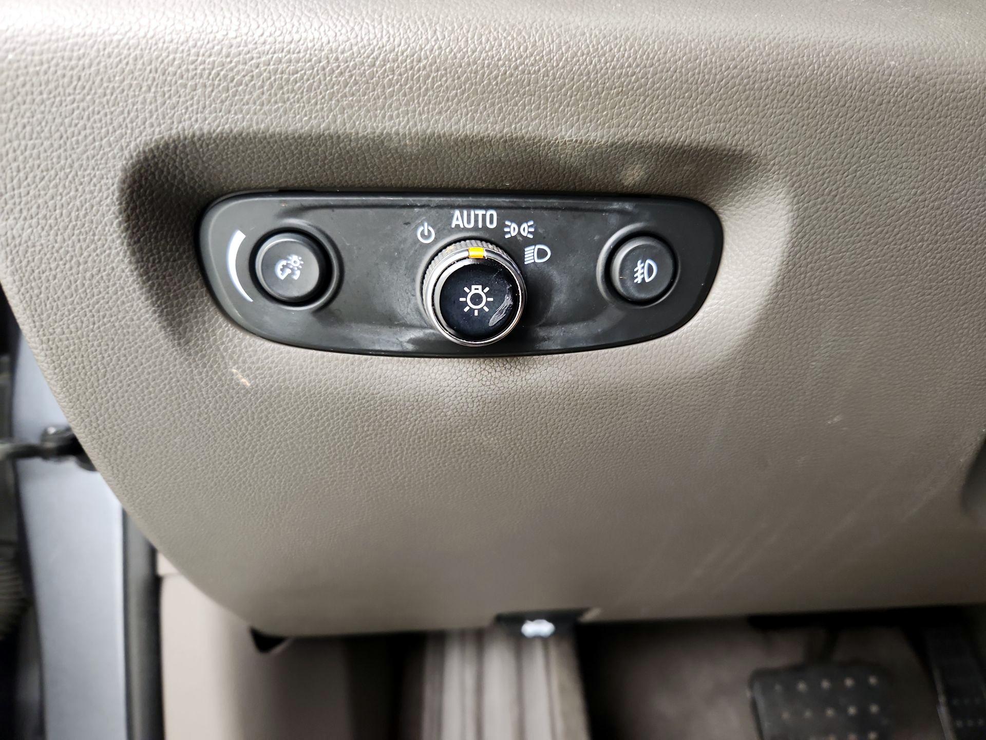 Thumbnail: 2021 Chevrolet Traverse - 13