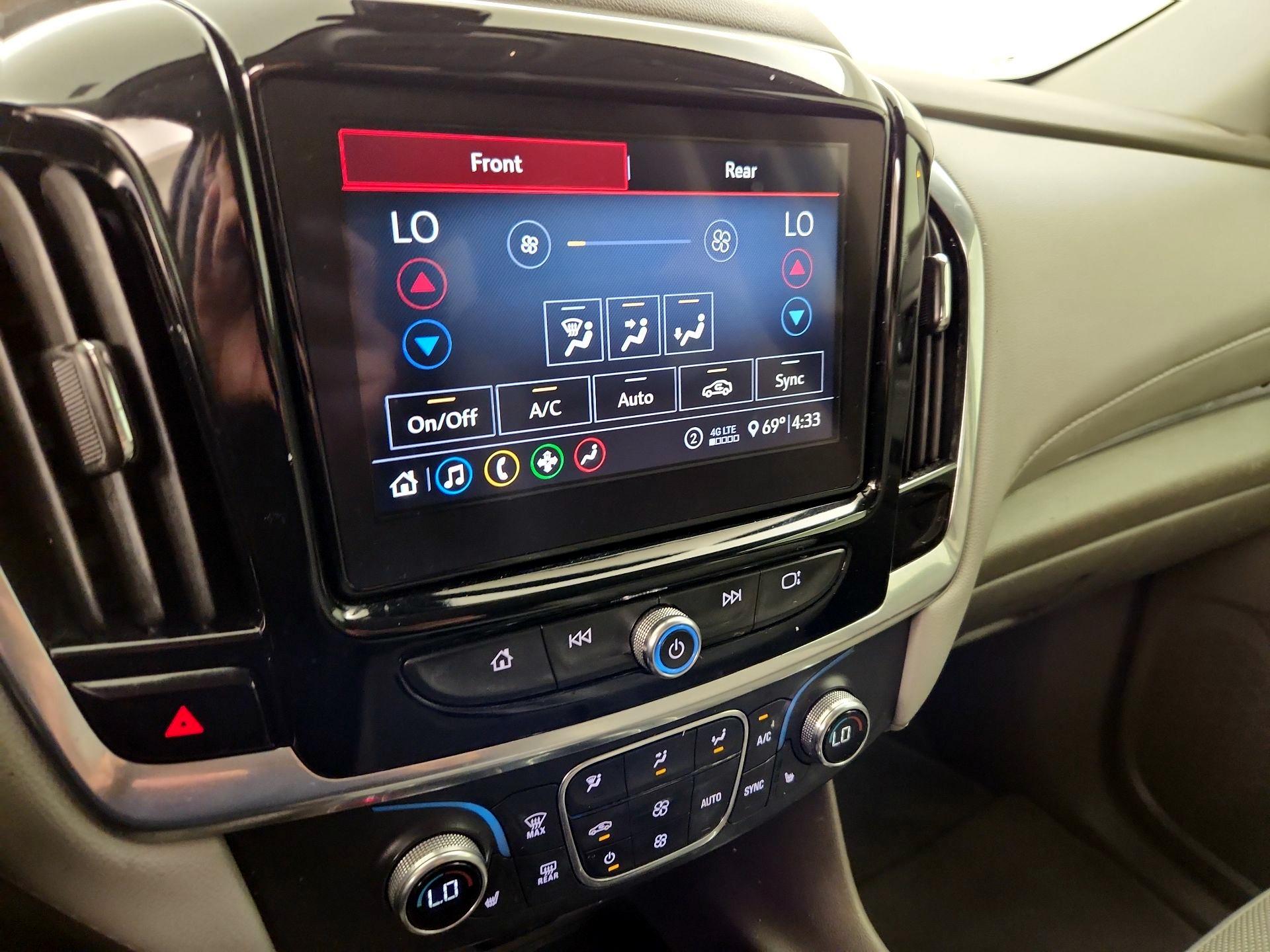 Thumbnail: 2021 Chevrolet Traverse - 16