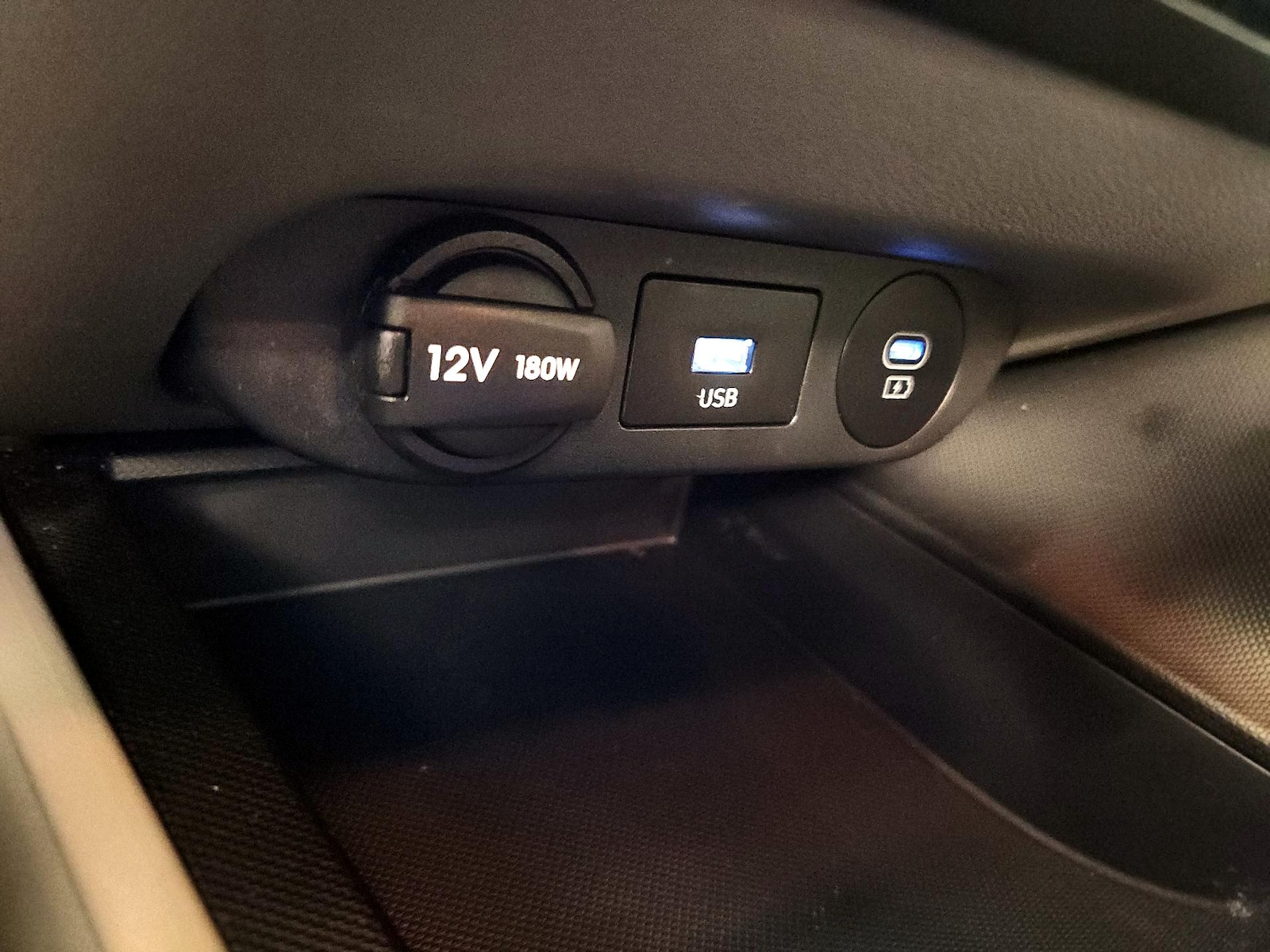 2024 Hyundai Elantra SE - Photo 19