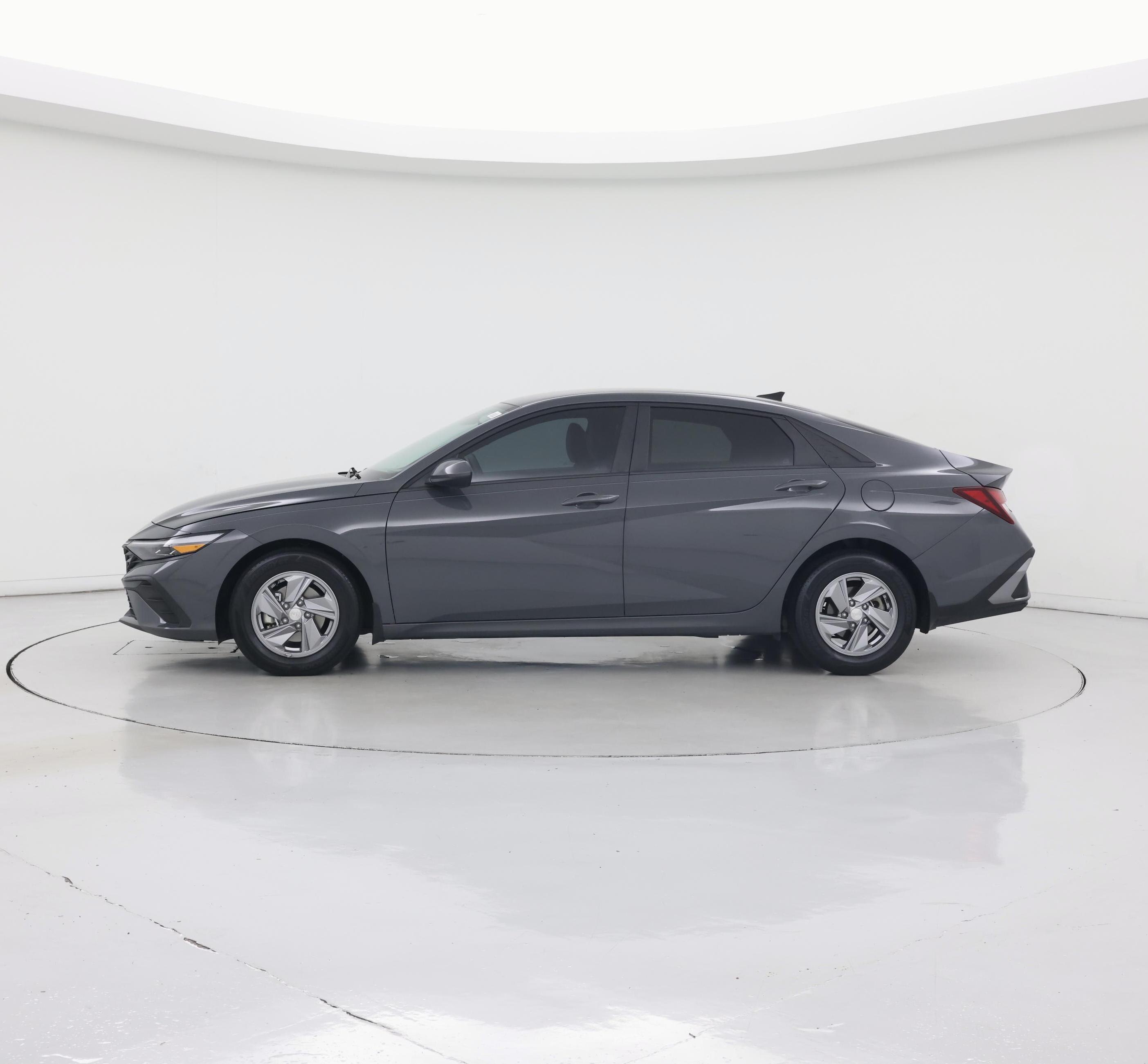 Thumbnail: 2024 Hyundai Elantra - 3