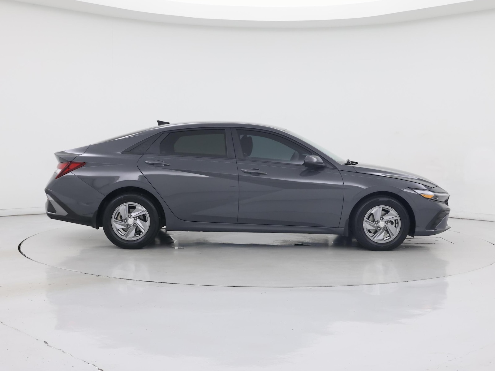 2024 Hyundai Elantra SE - Photo 8