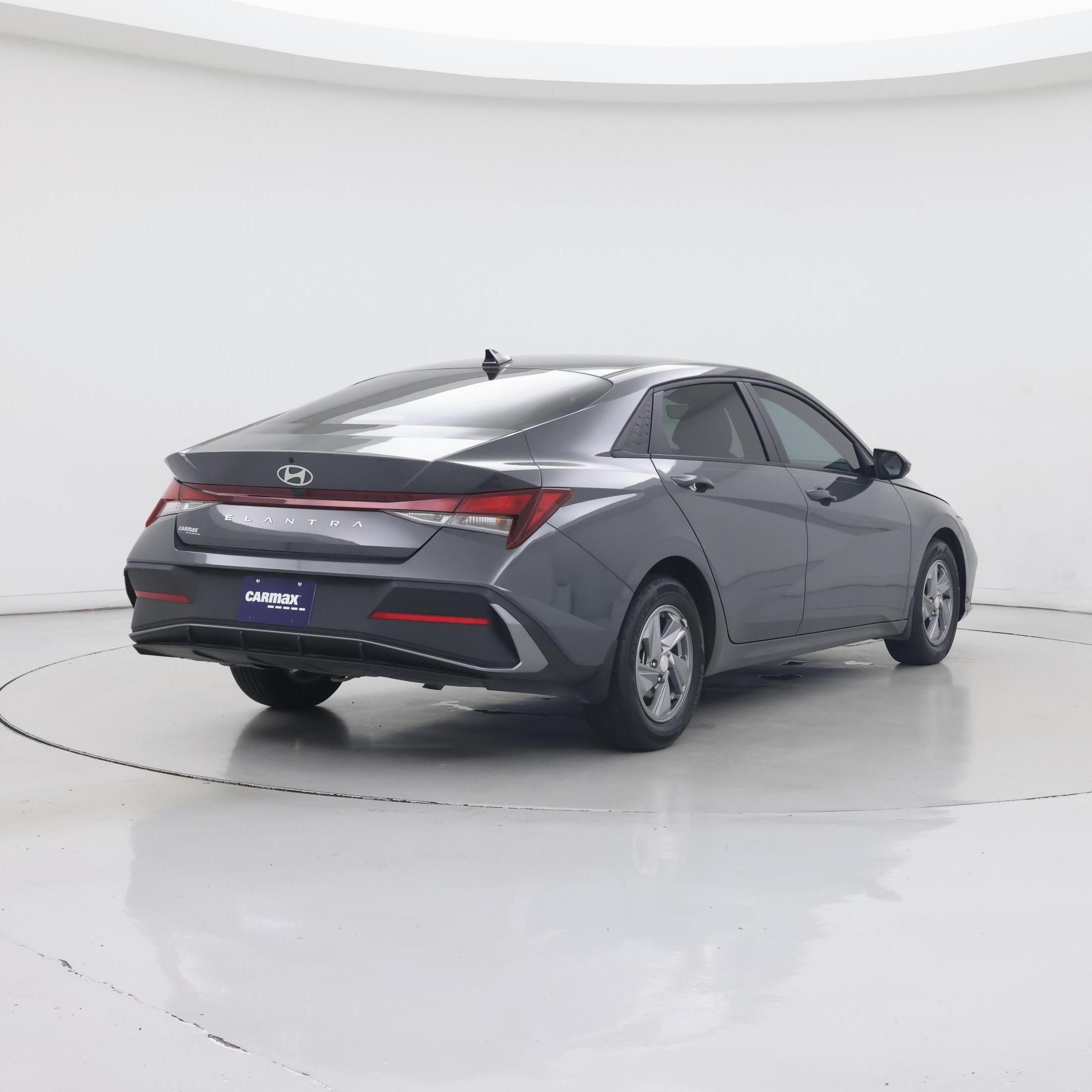 Thumbnail: 2024 Hyundai Elantra - 8