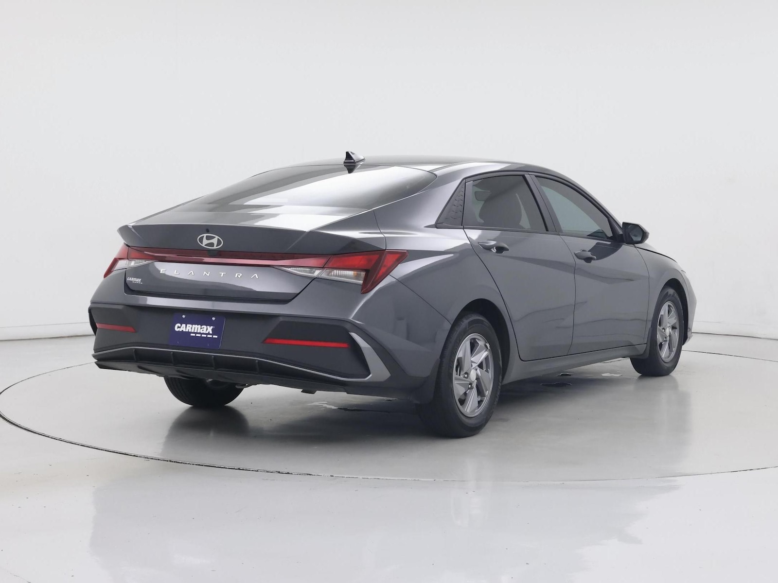 2024 Hyundai Elantra SE - Photo 9