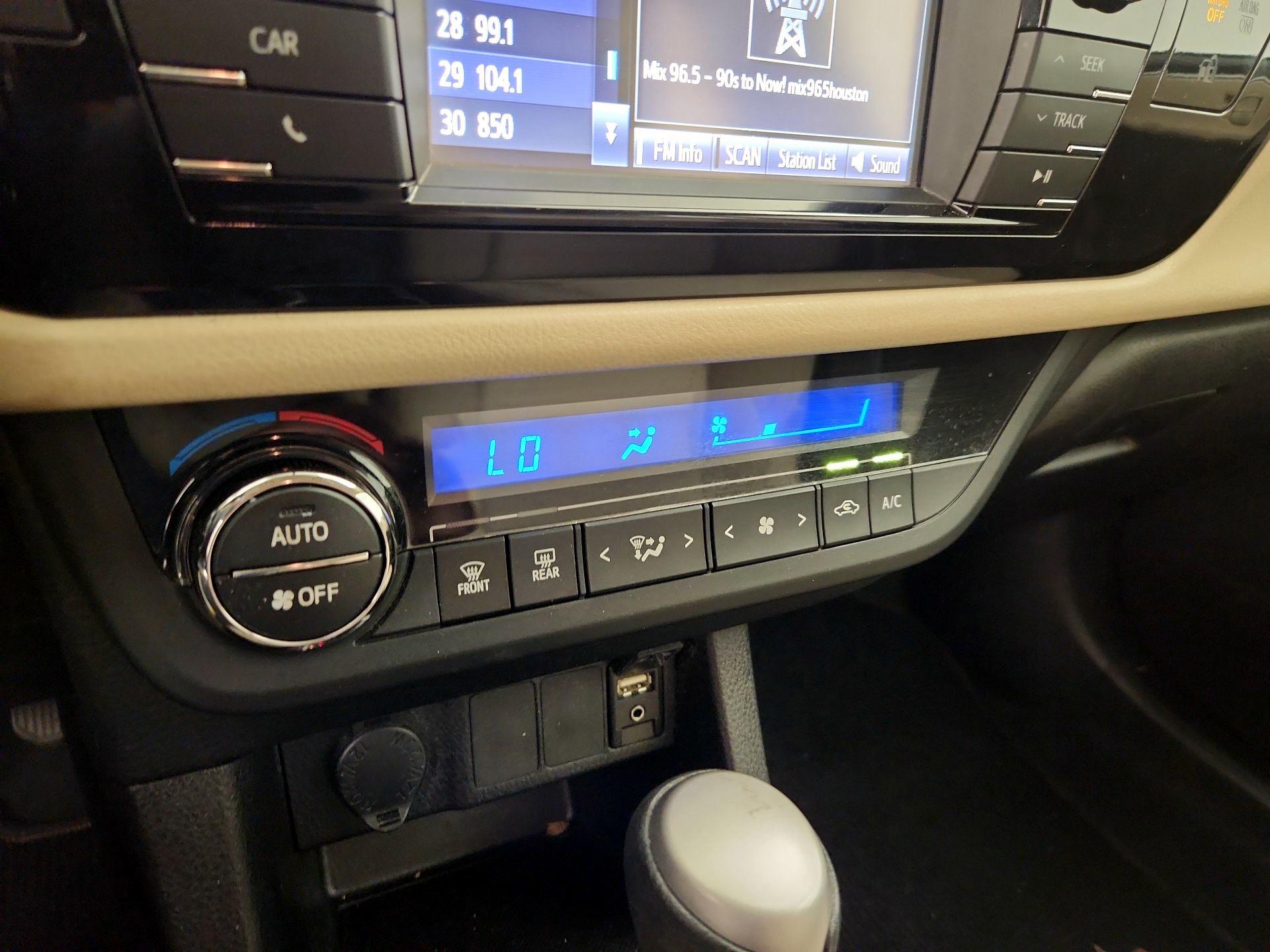 Thumbnail: 2014 Toyota Corolla - 16