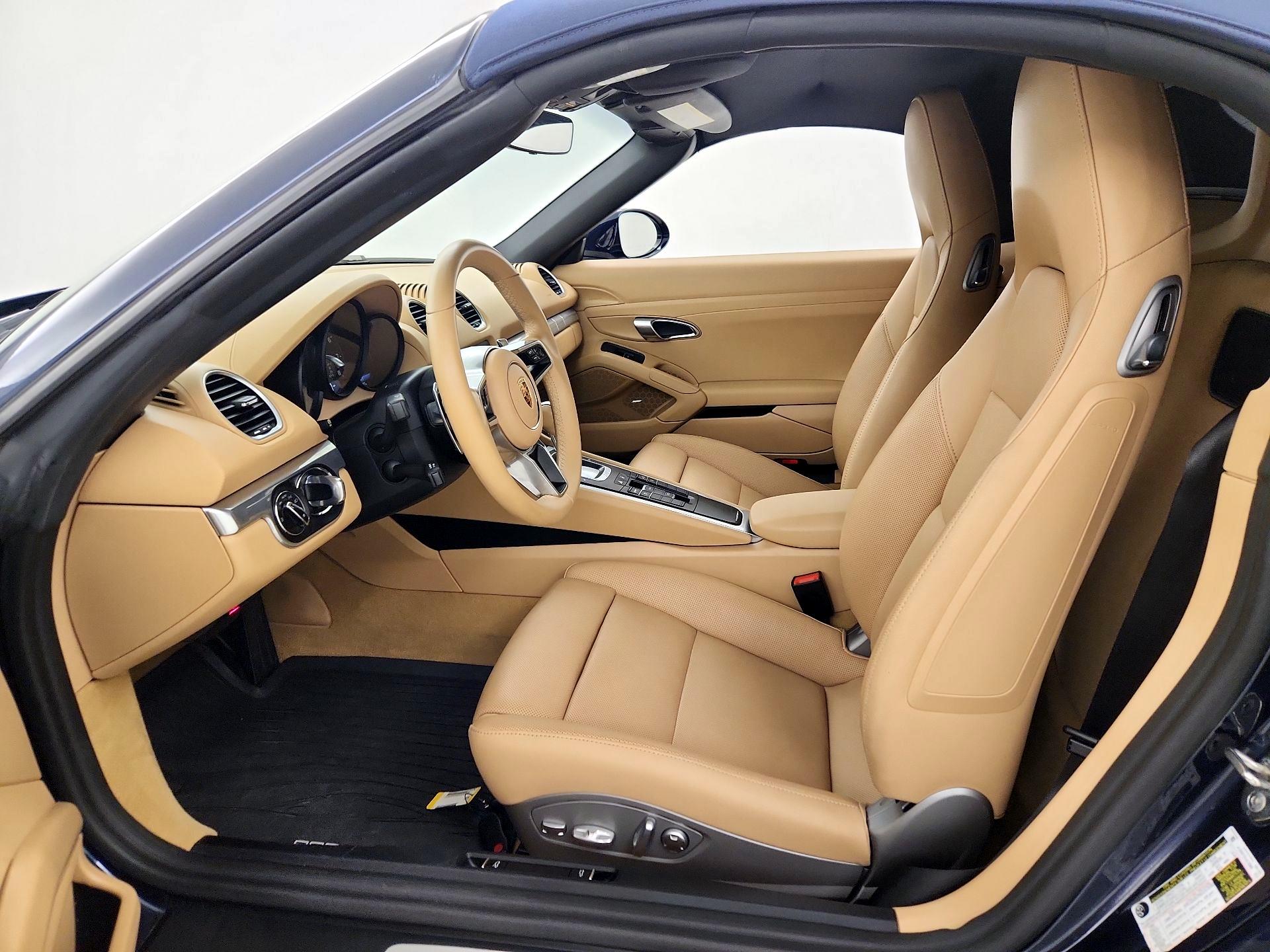 Thumbnail: 2017 Porsche 718 Boxster - 11